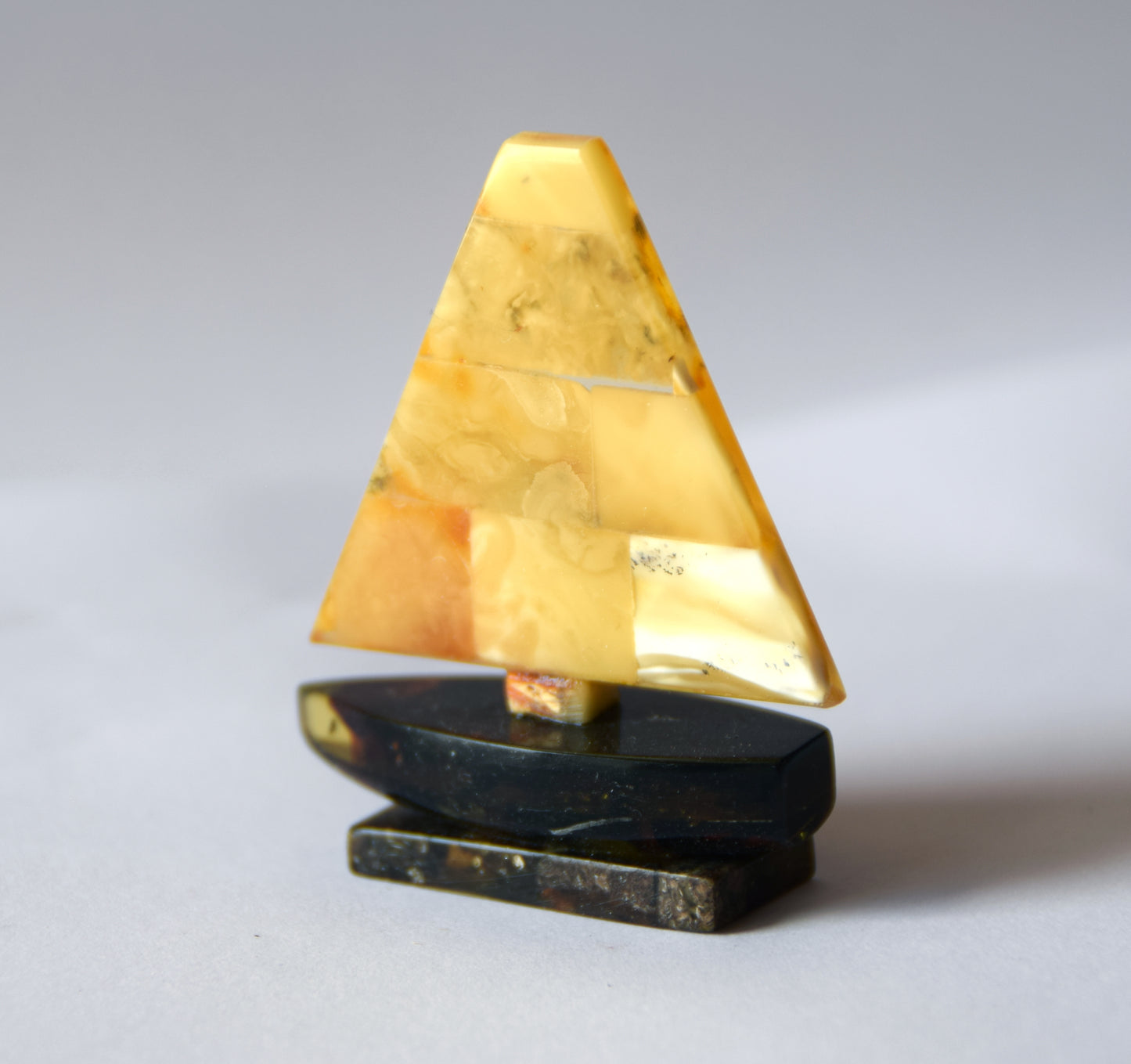 MJ Baltica, figurine, figure, natural Baltic Amber, handcrafted, ship, boat, unique, perfect, fine, delicate, sailing, handmade, BF027