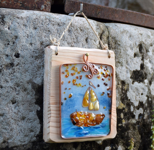 MJ Baltica, mosaico, Ambra naturale Baltica, quadretto, barca, mare, resina, rame, artigianale, tridimensionale BF057