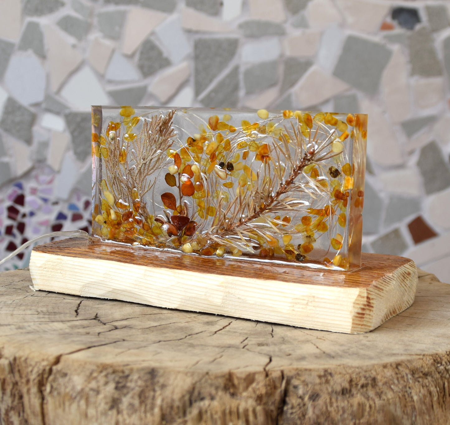 MJ Baltica, lamp, natural Baltic amber, resin, nature, strong, unique, usb connection, large, handmade, artisanal, BF088