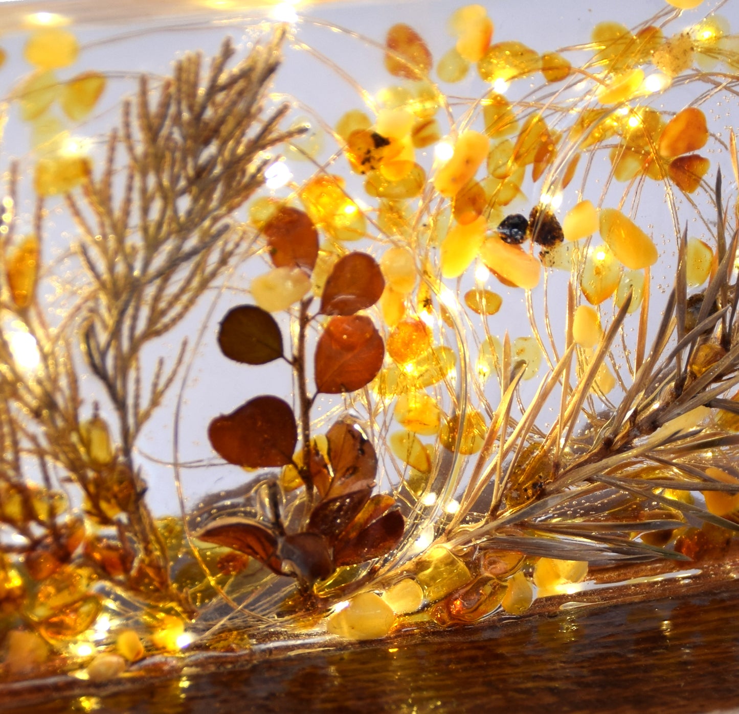 MJ Baltica, lamp, natural Baltic amber, resin, nature, strong, unique, usb connection, large, handmade, artisanal, BF088