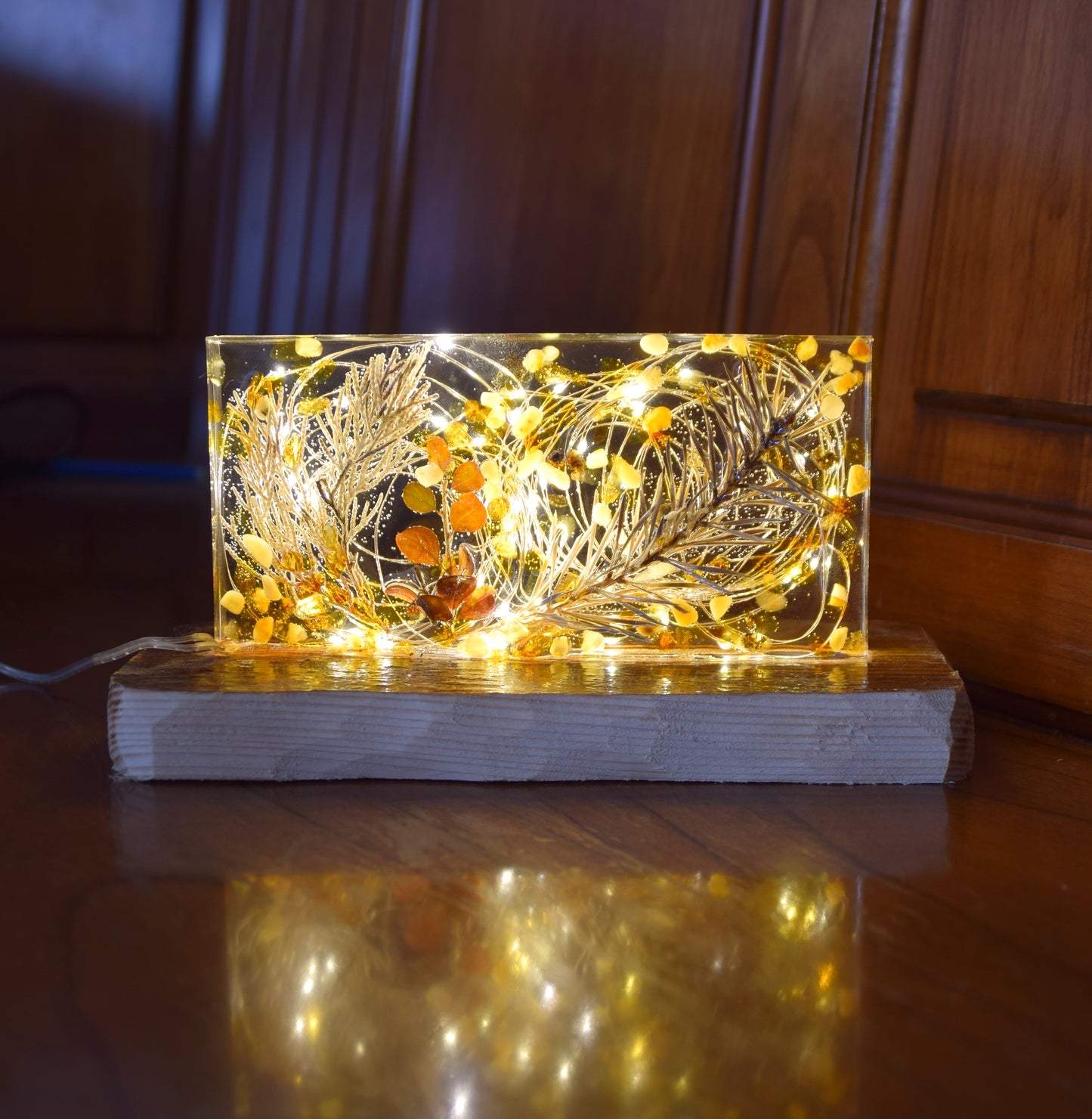 MJ Baltica, lamp, natural Baltic amber, resin, nature, strong, unique, usb connection, large, handmade, artisanal, BF088