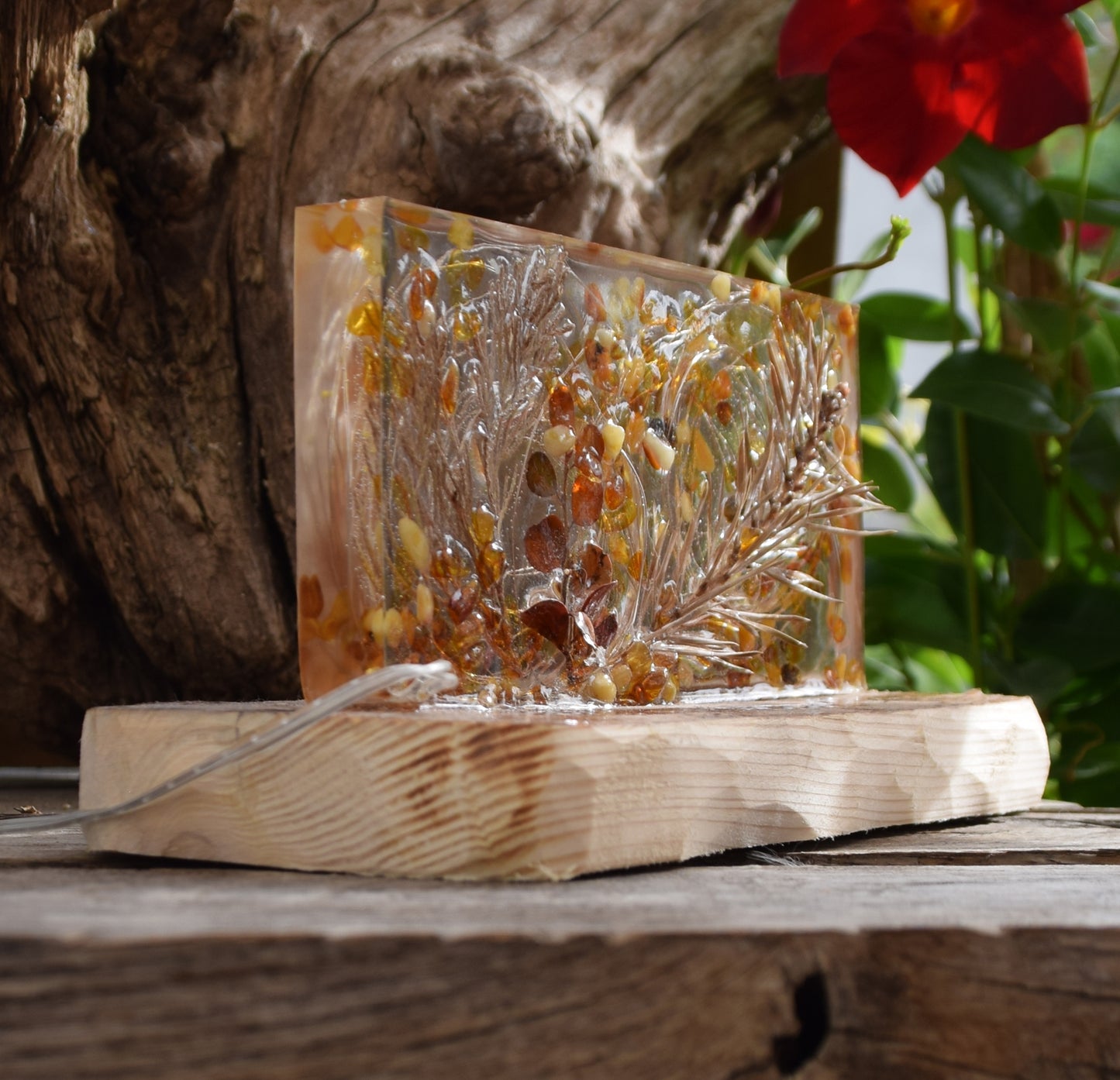 MJ Baltica, lamp, natural Baltic amber, resin, nature, strong, unique, usb connection, large, handmade, artisanal, BF088