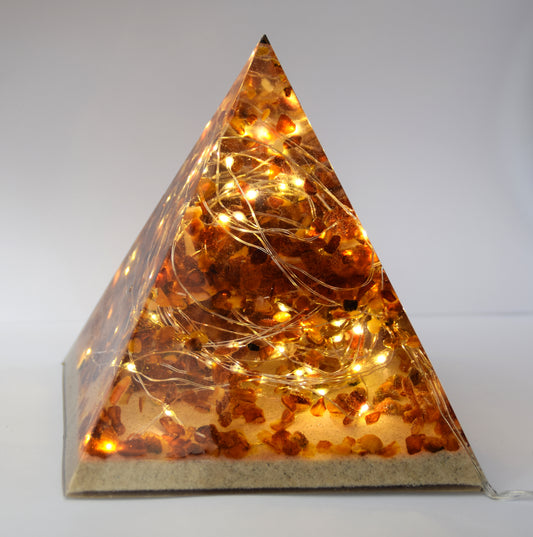 MJ Baltica, lamp, natural Baltic amber, resin, pyramid, unique, usb connection, large, handmade, artisanal, BF089