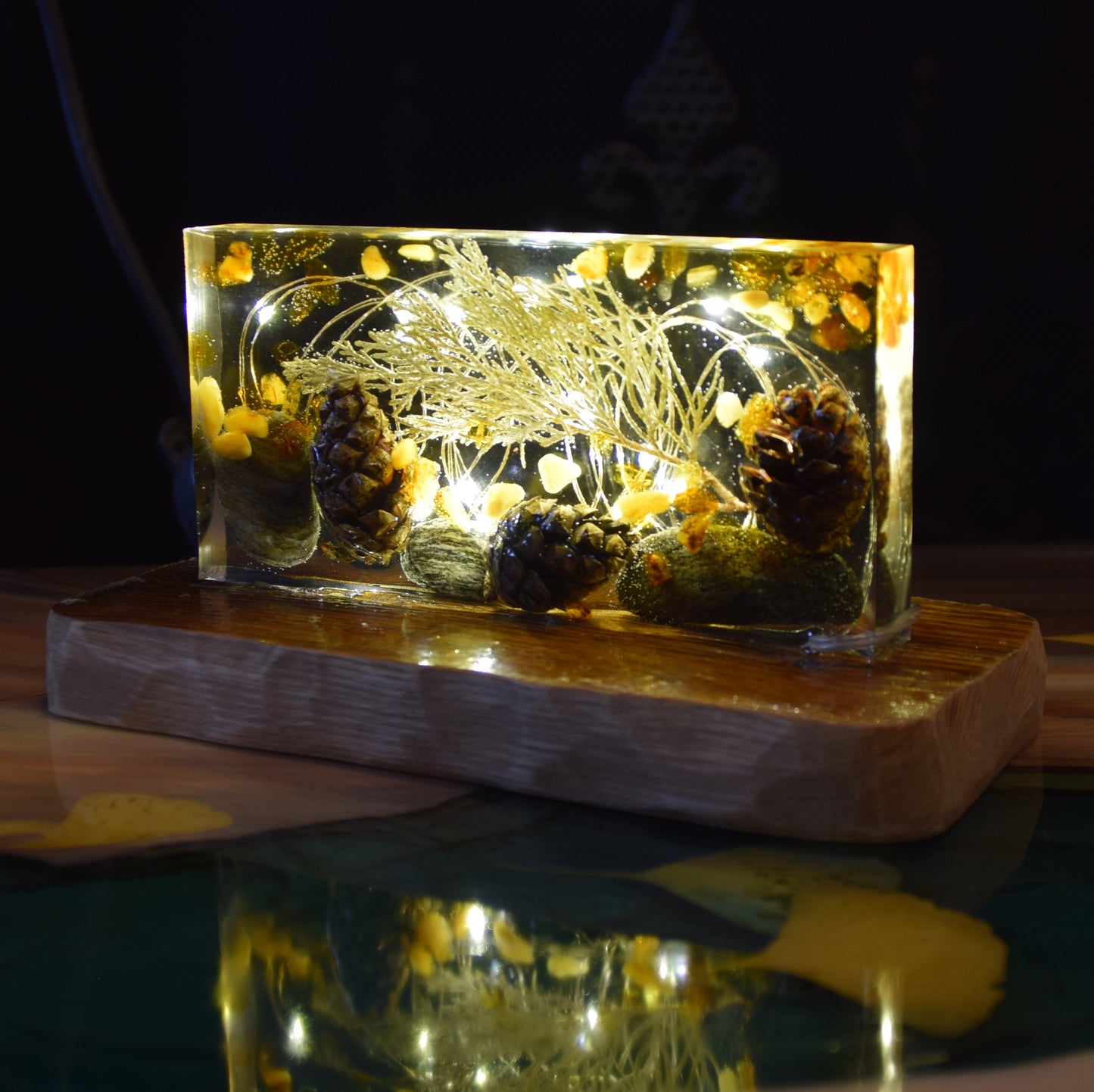 MJ Baltica, lamp, natural Baltic amber, resin, nature, unique, usb connection, large, handmade, artisanal, BF090