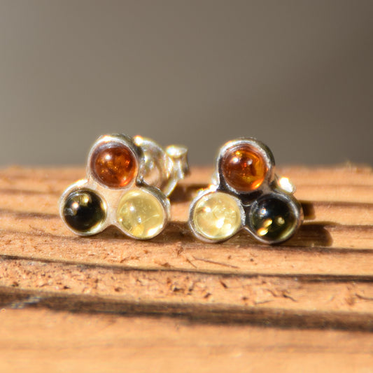 Shiny stud earrings with natural Amber and 925 Sterling Silver, MJ Baltica, BK010