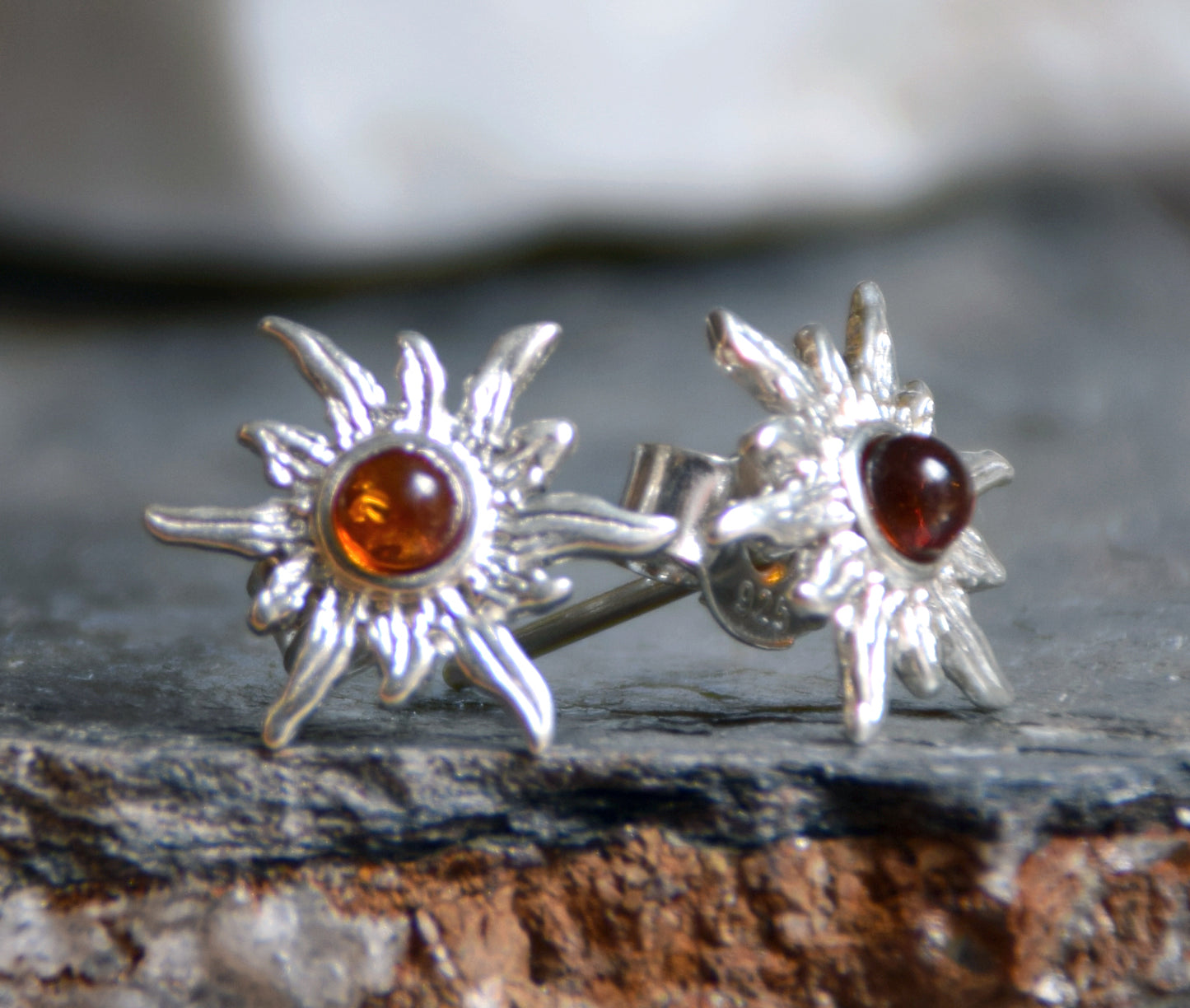 MJ Baltica, stud earrings, natural Baltic amber, 925 silver, sun, luminous, handcrafted BK015