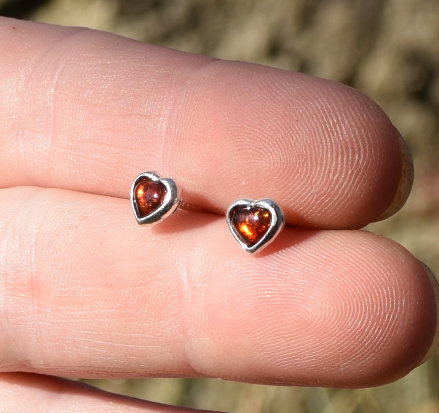 MJ Baltica, stud earrings, heart, natural Baltic amber, 925 silver, handcrafted BK016