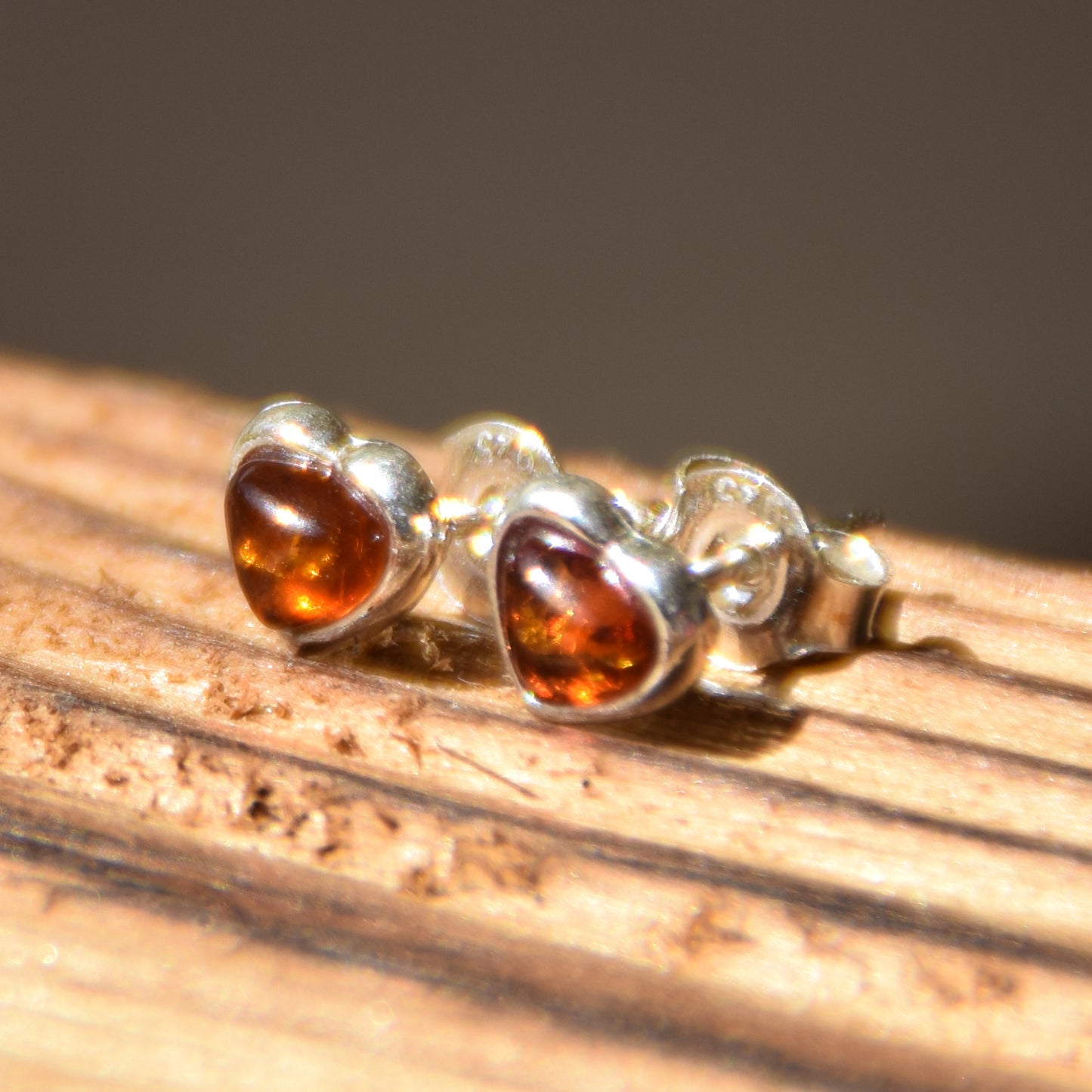 Romantic heart-shaped stud earrings with natural Cognac Amber and Sterling Silver 925, MJ Baltica, BK016