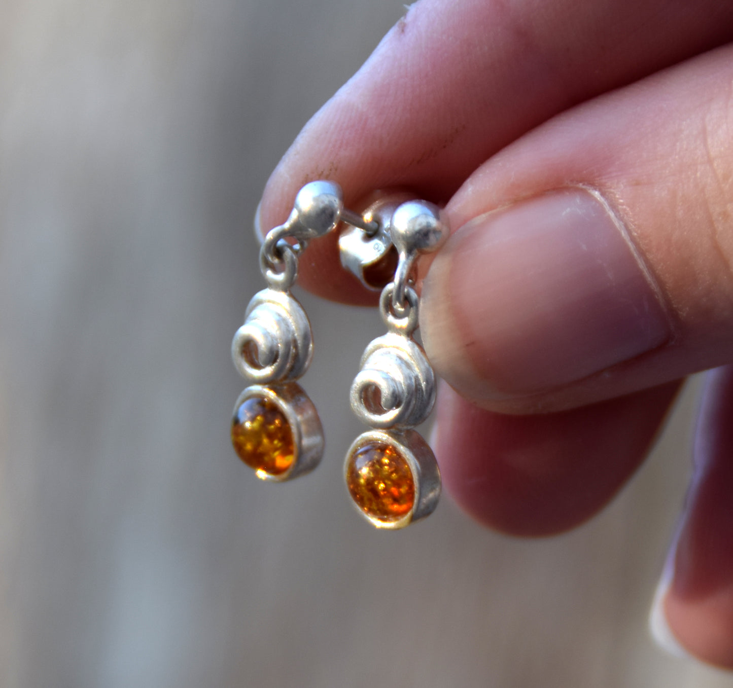 MJ Baltica, earrings, natural Baltic amber, 925 silver, handcrafted, spiral, BK017