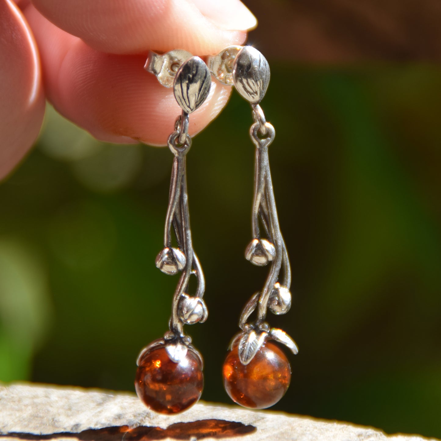Orecchini pendenti a forma di grappolo con Ambra cognac naturale e Argento 925, MJ Baltica, BK020