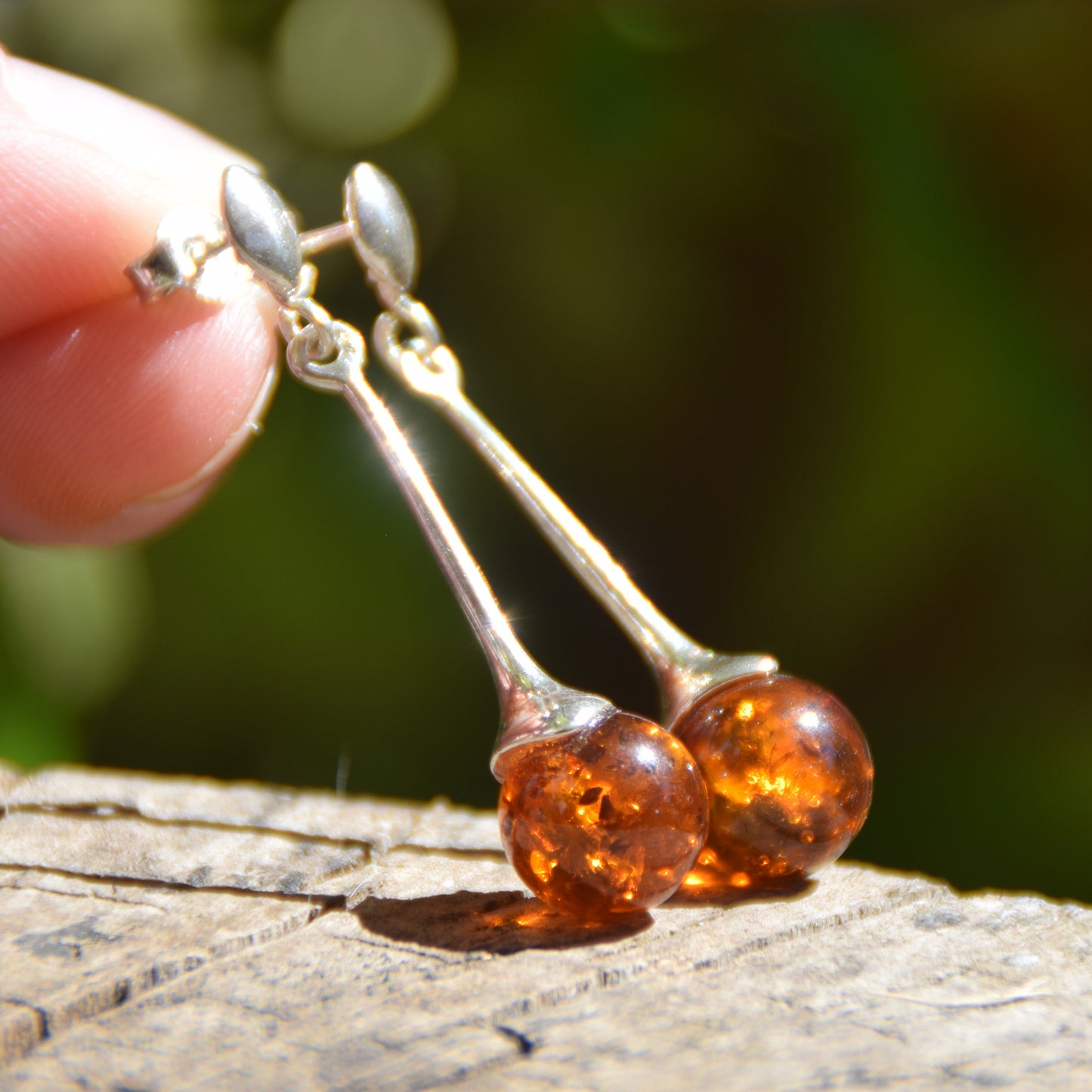 Orecchini pendenti con le sfere di Ambra cognac naturale e Argento 925, MJ Baltica, BK031