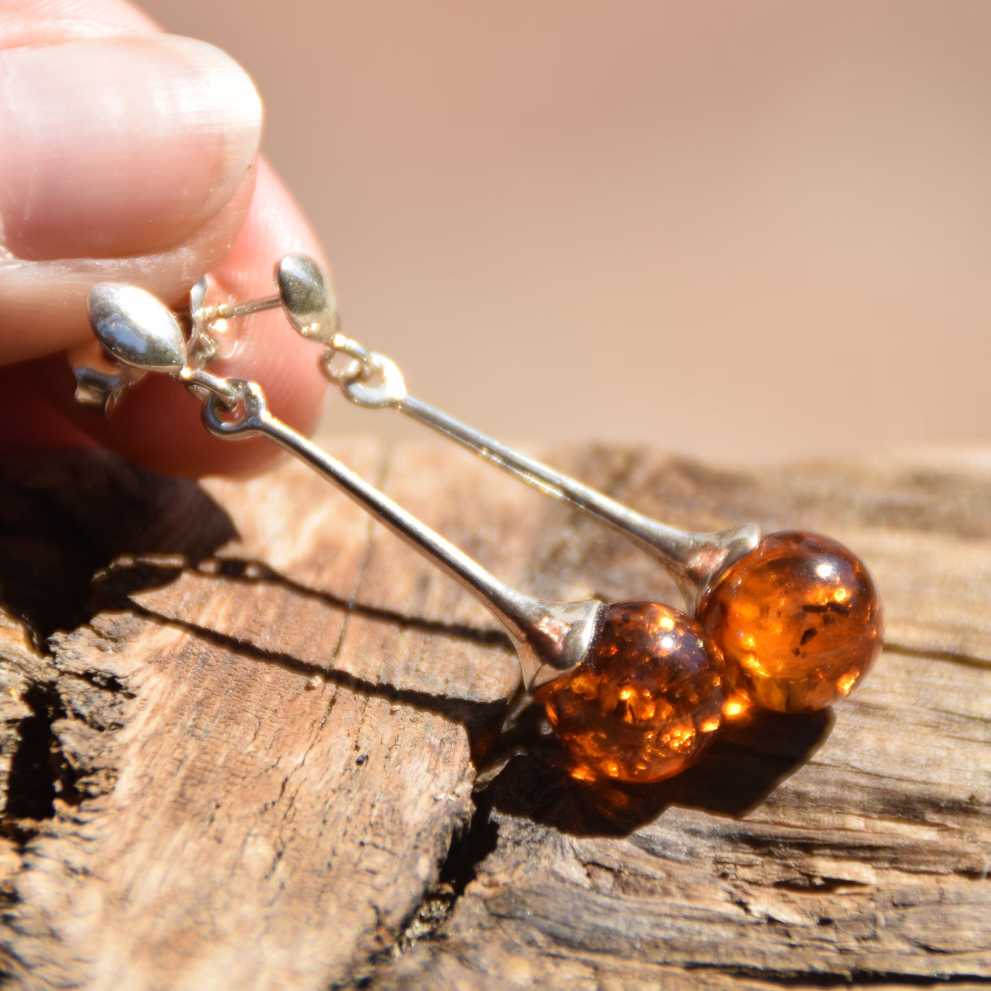 Orecchini pendenti con le sfere di Ambra cognac naturale e Argento 925, MJ Baltica, BK031