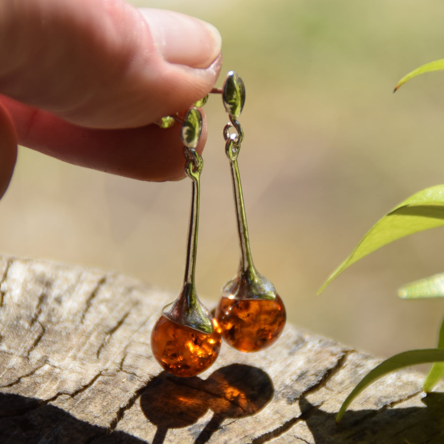 Orecchini pendenti con le sfere di Ambra cognac naturale e Argento 925, MJ Baltica, BK031