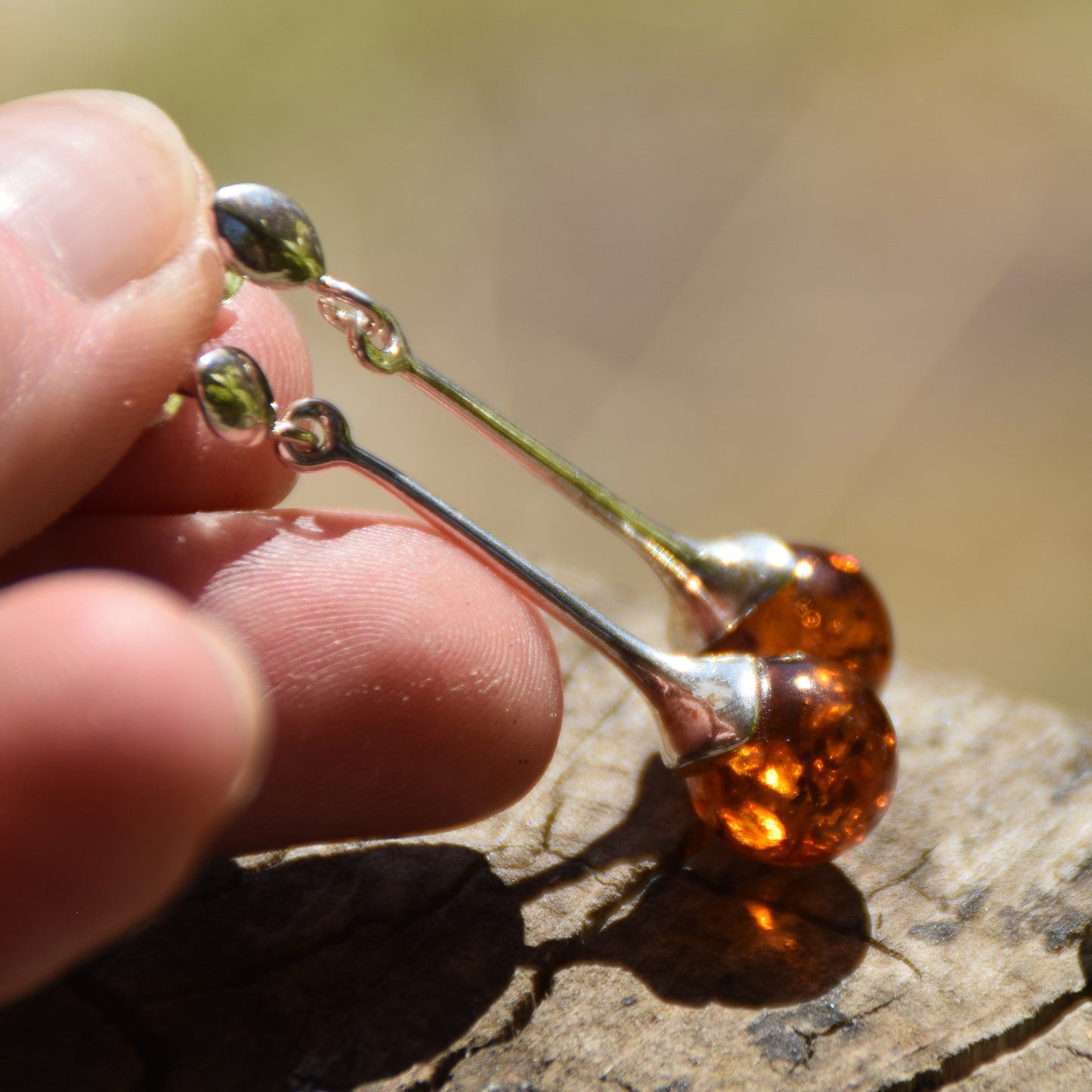 Orecchini pendenti con le sfere di Ambra cognac naturale e Argento 925, MJ Baltica, BK031