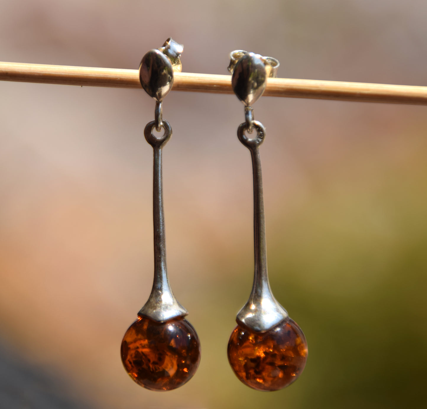 Orecchini pendenti con le sfere di Ambra cognac naturale e Argento 925, MJ Baltica, BK031