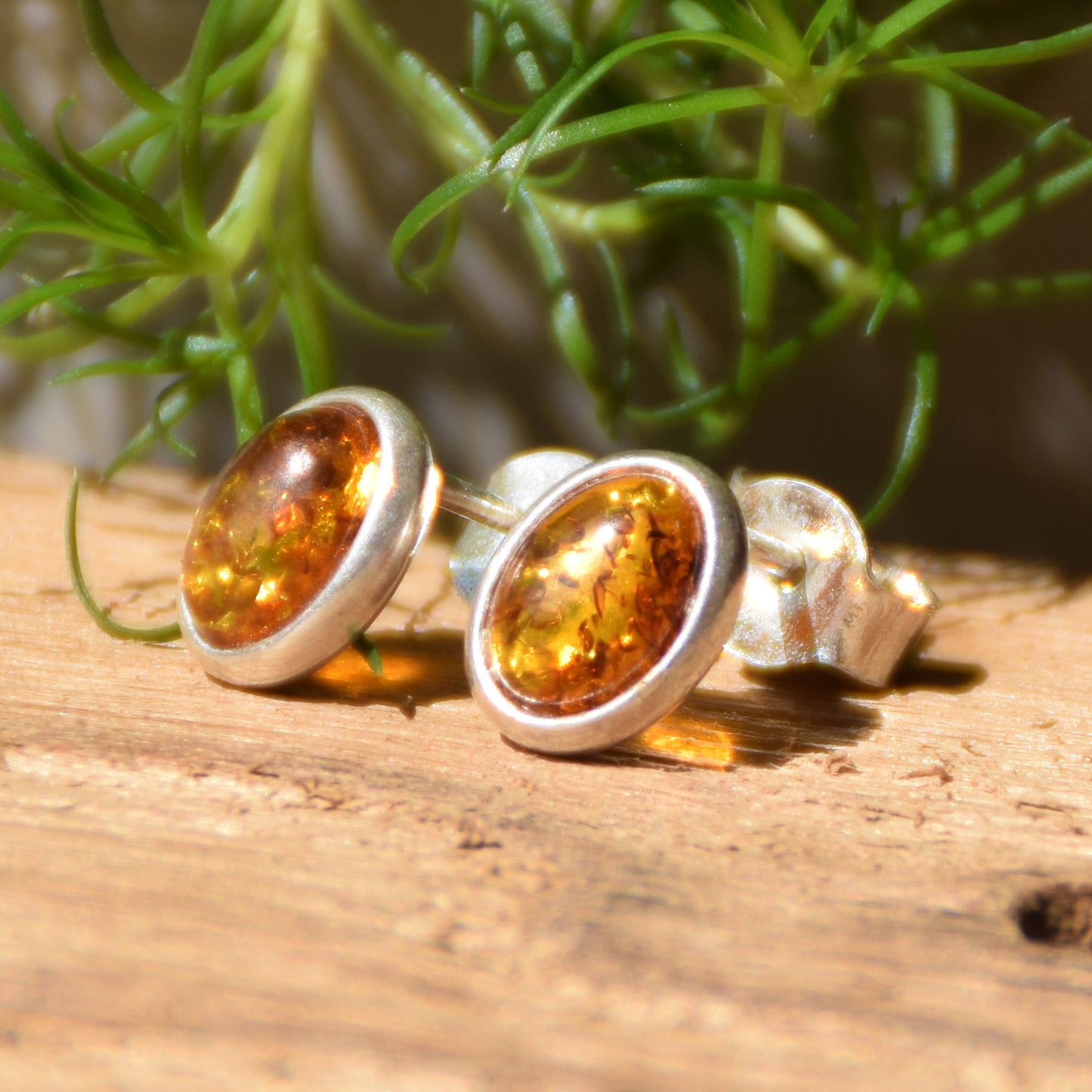 Oval stud earrings with natural Baltic amber and 925 silver, MJ Baltica, BK037