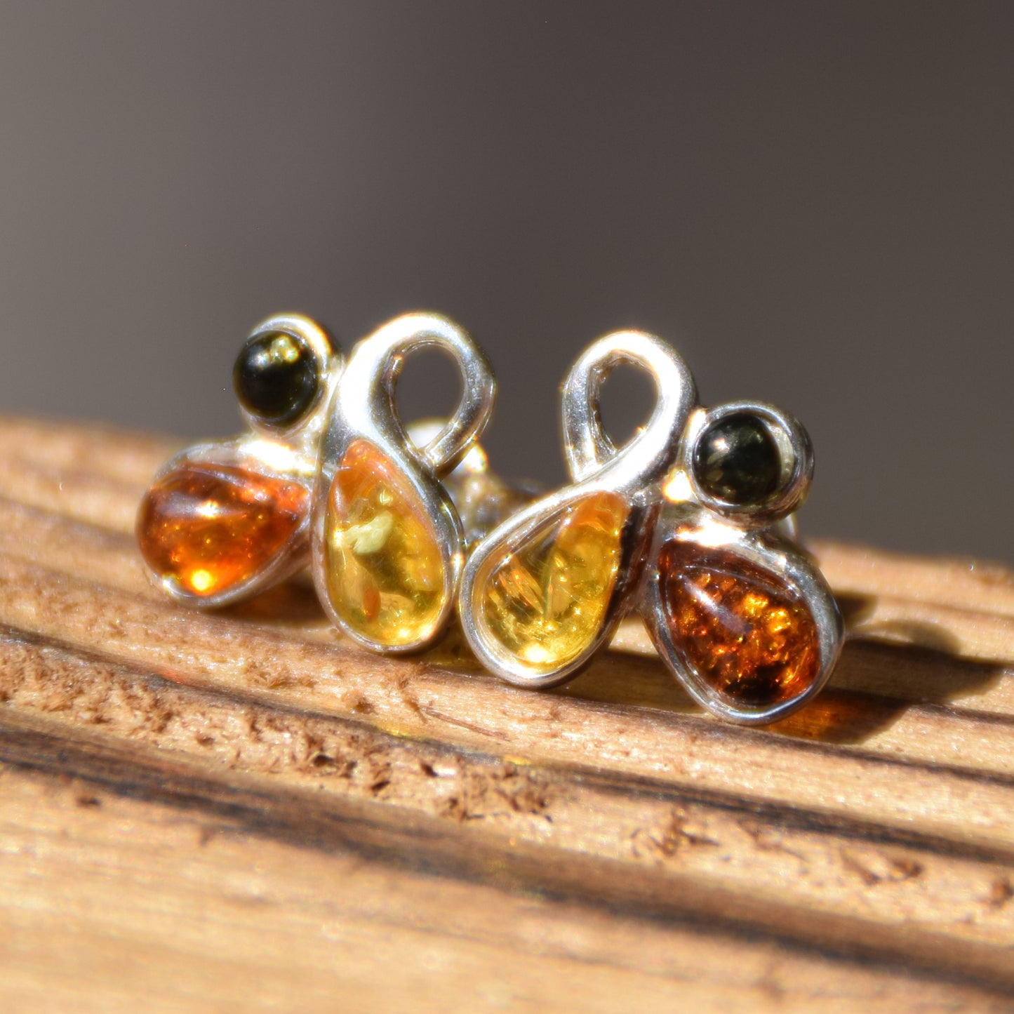 Abstract stud earrings with natural Amber in various shades and 925 Silver, MJ Baltica, BK042