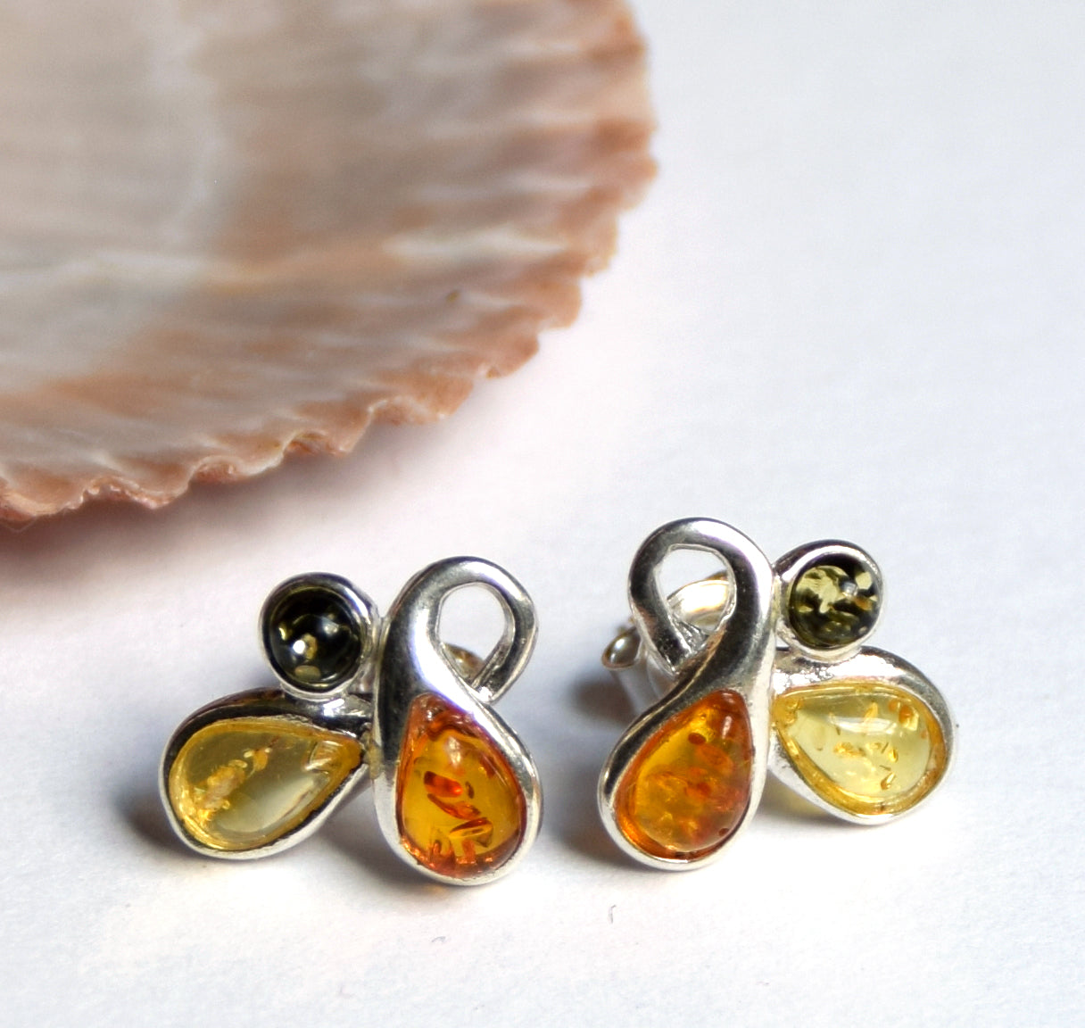 MJ Baltica, earrings, natural Baltic amber, 925 silver, lobe, abstract, unique, handcrafted, BK042