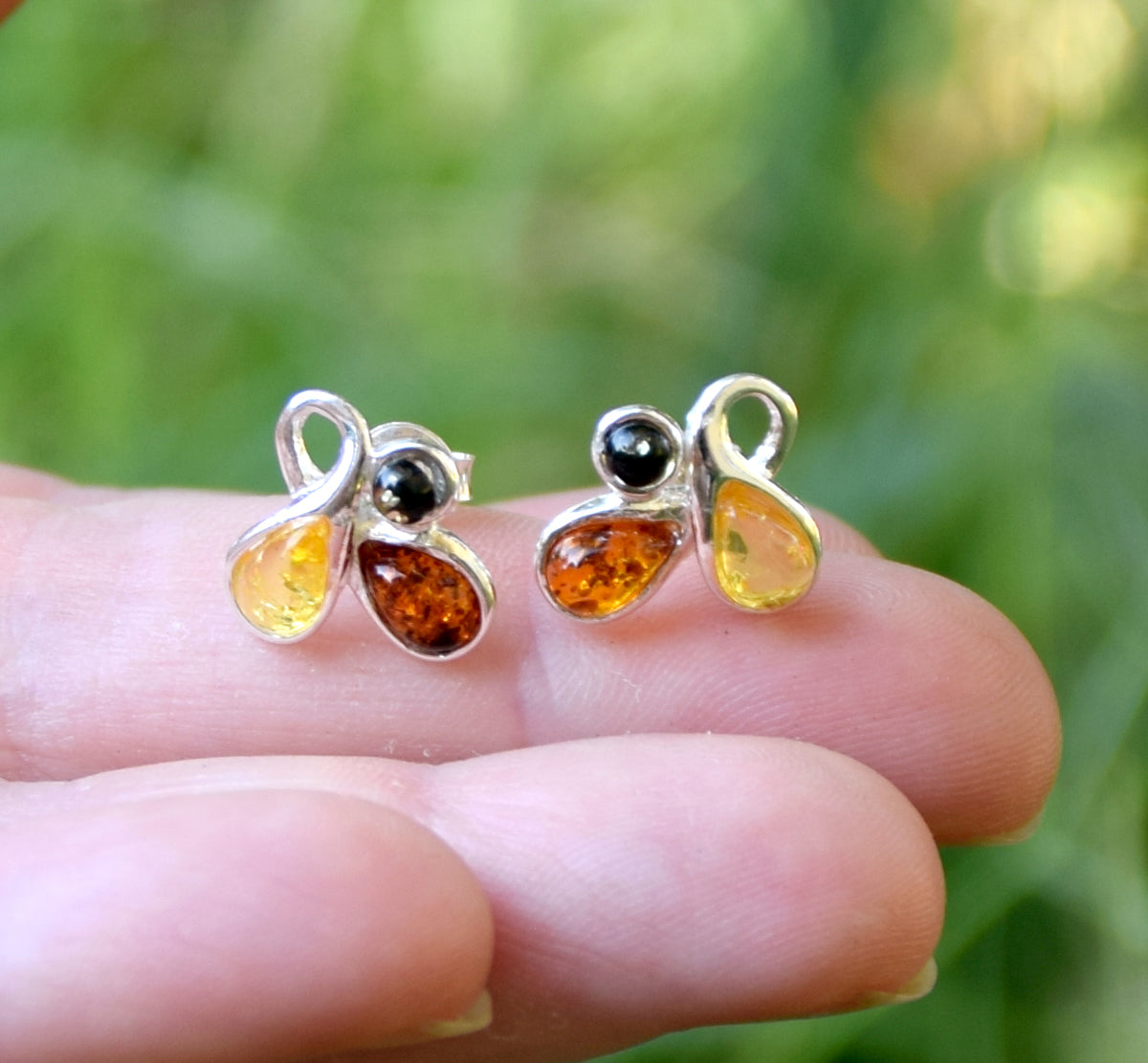 MJ Baltica, earrings, natural Baltic amber, 925 silver, lobe, abstract, unique, handcrafted, BK042