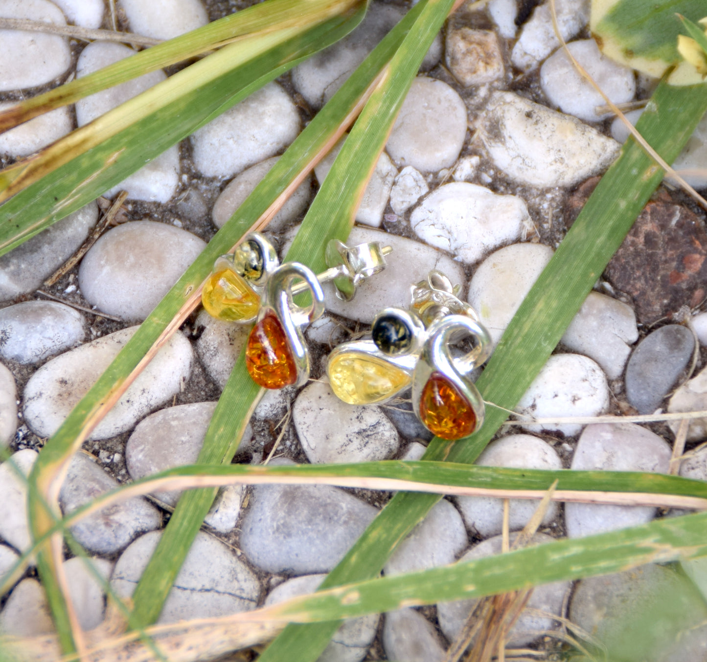 MJ Baltica, earrings, natural Baltic amber, 925 silver, lobe, abstract, unique, handcrafted, BK042