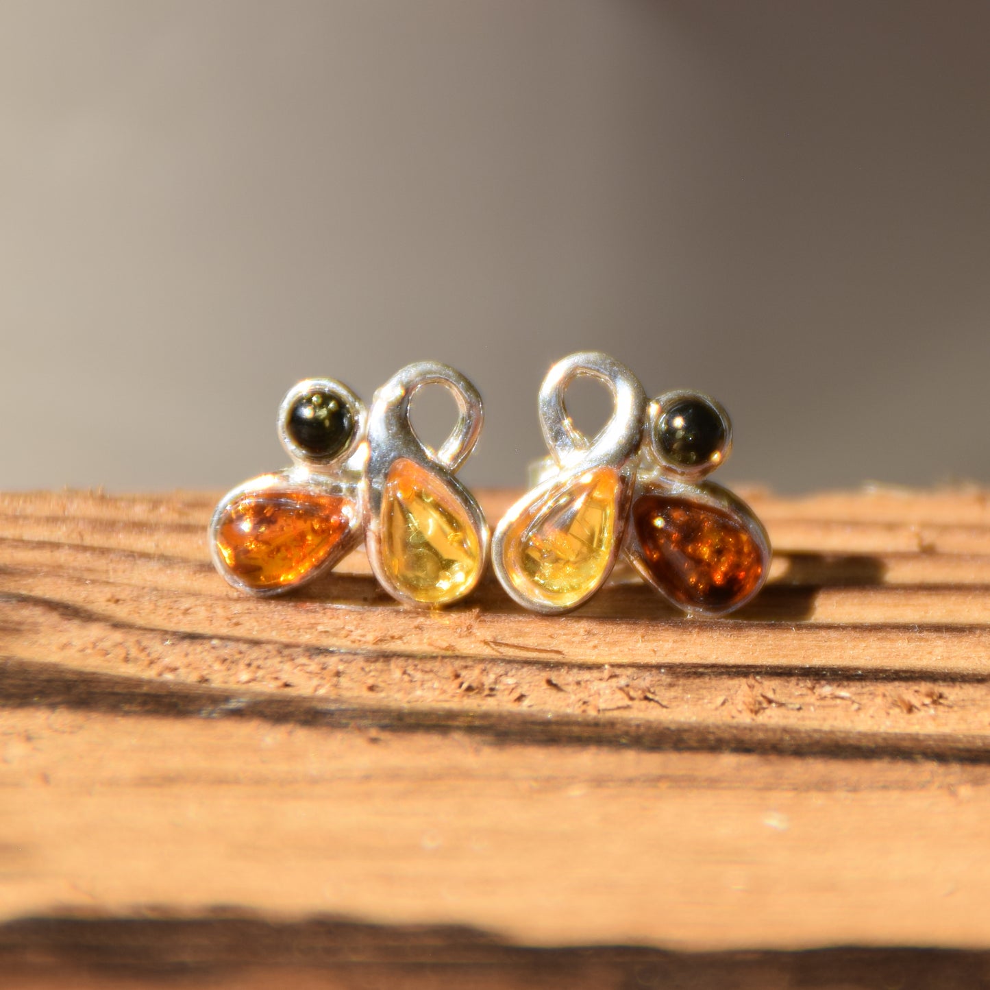 Abstract stud earrings with natural Amber in various shades and 925 Silver, MJ Baltica, BK042
