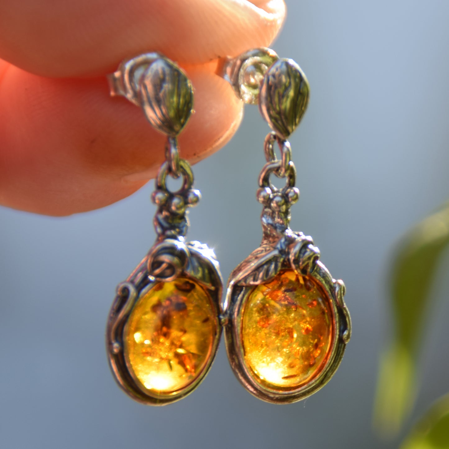 Classici orecchini pendenti in stile vintage con Argento 925 e Ambra cognac naturale, MJ Baltica, BK051