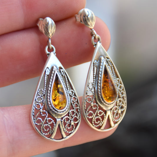 Dangle earrings with filigree and natural cognac amber, 925 silver, MJ Baltica, BK053