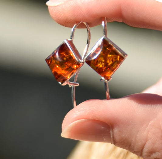 MJ Baltica, earrings, natural Baltic amber, 925 silver, earrings, rhombus, cognac, BK062