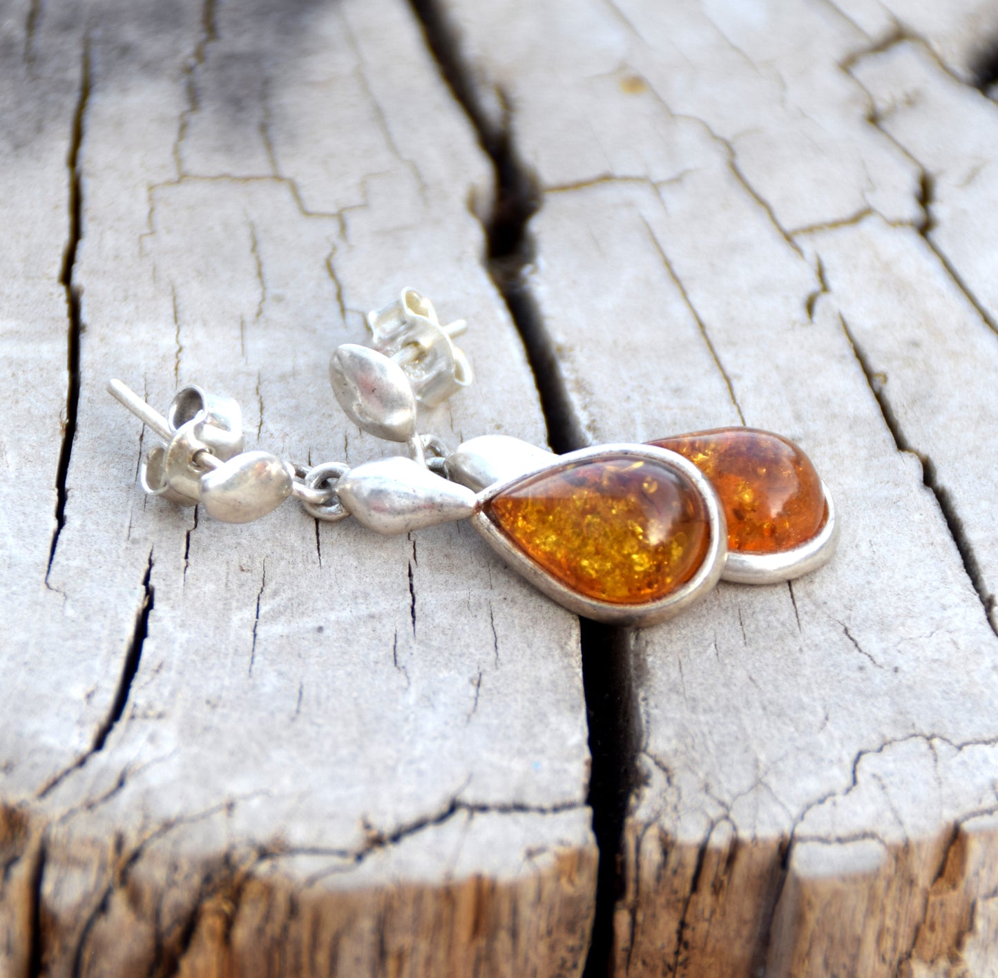 MJ Baltica, earrings, natural Baltic amber, 925 silver, drop, elegant, handcrafted, BK069