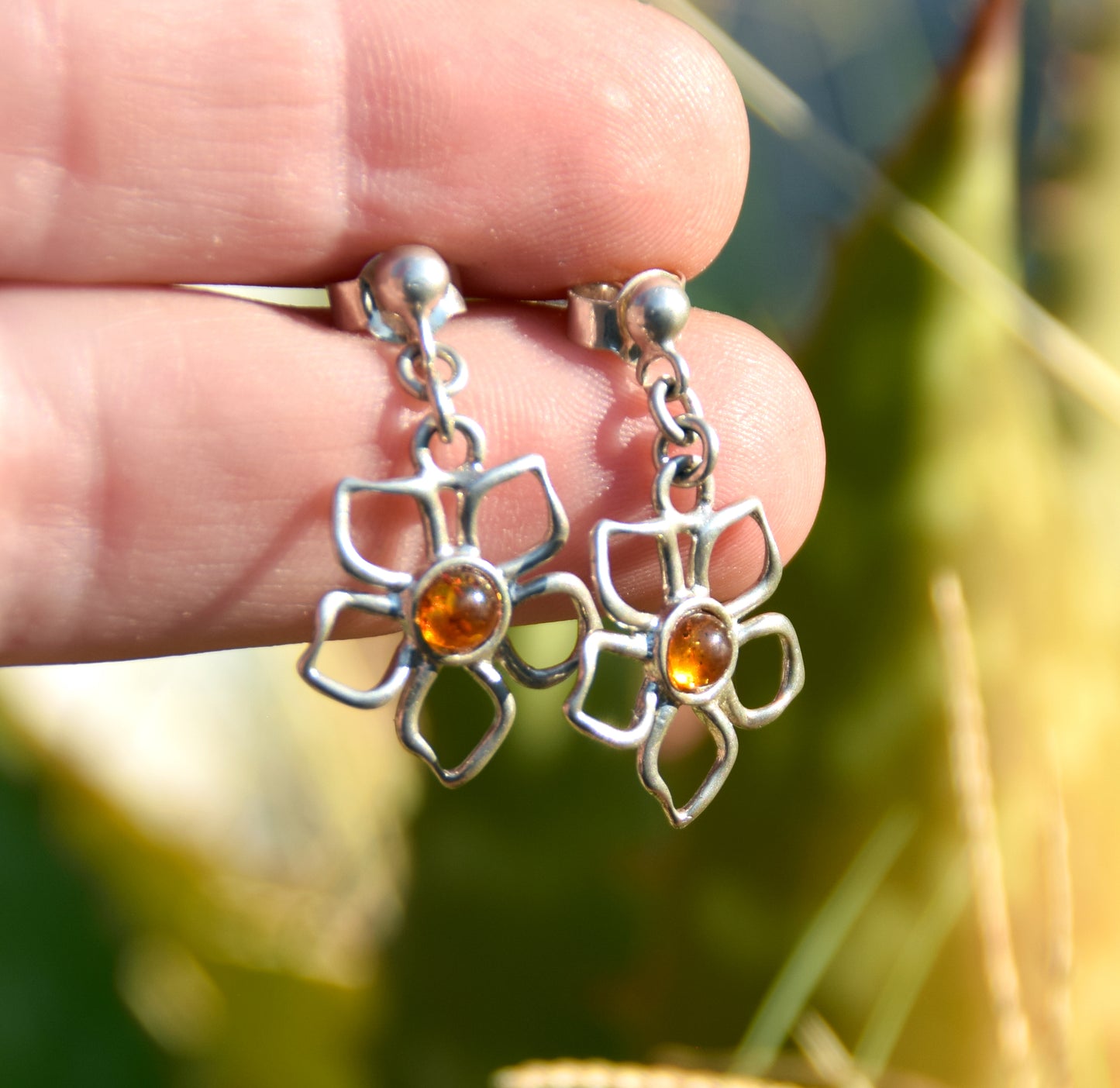 MJ Baltica, earrings, natural Baltic amber, 925 silver, flower, delicate, handcrafted, BK083