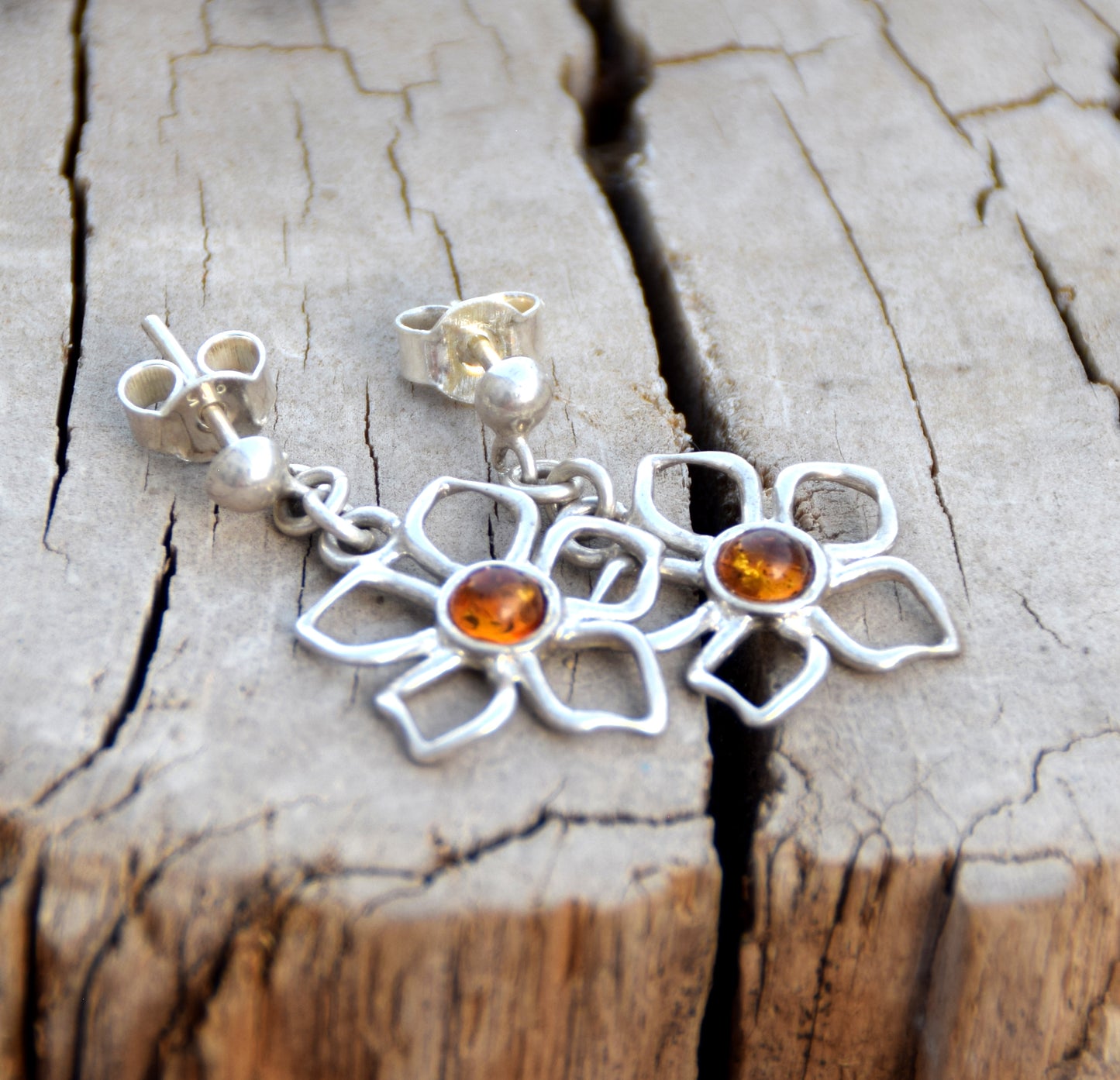 MJ Baltica, earrings, natural Baltic amber, 925 silver, flower, delicate, handcrafted, BK083