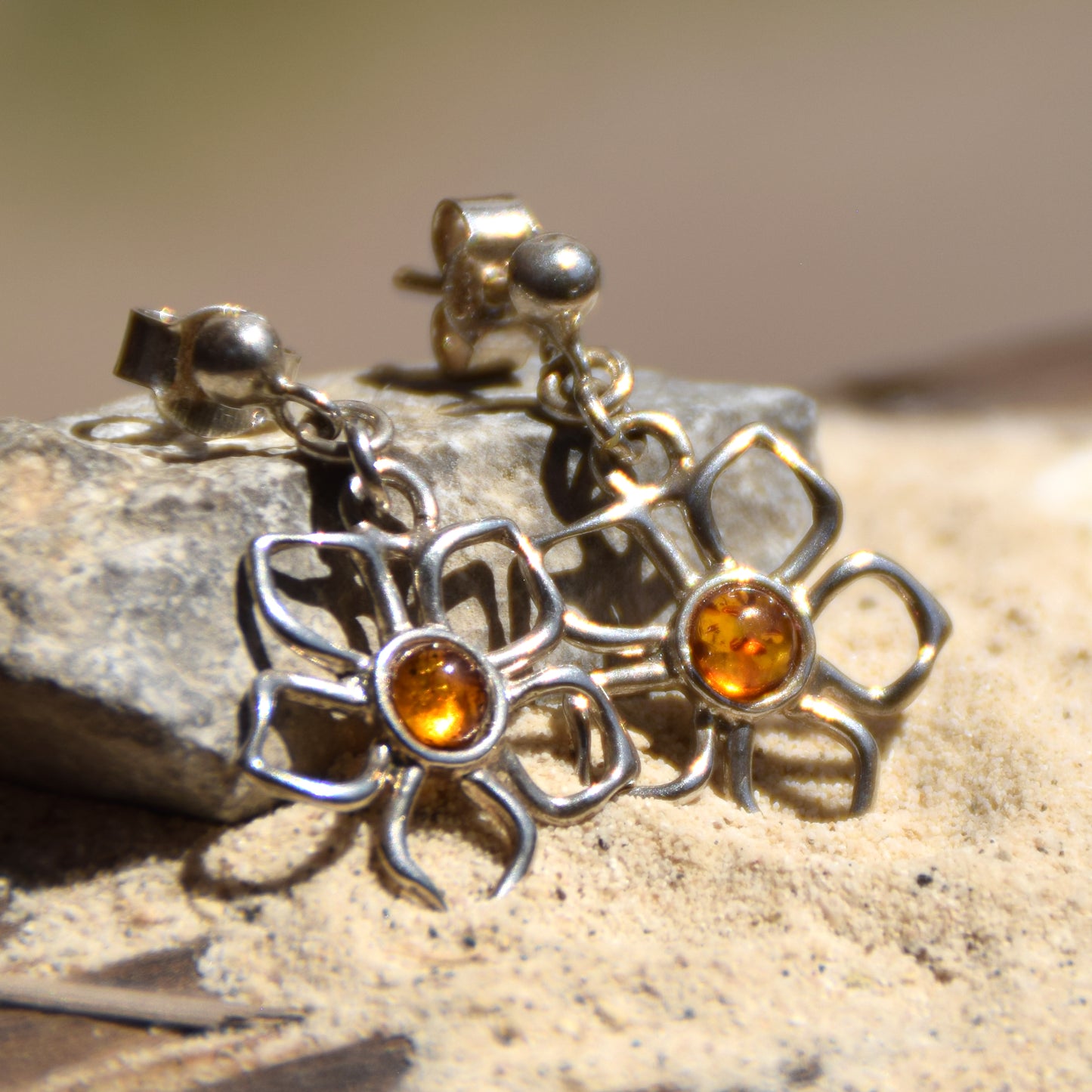 MJ Baltica, earrings, natural Baltic amber, 925 silver, flower, delicate, handcrafted, BK083