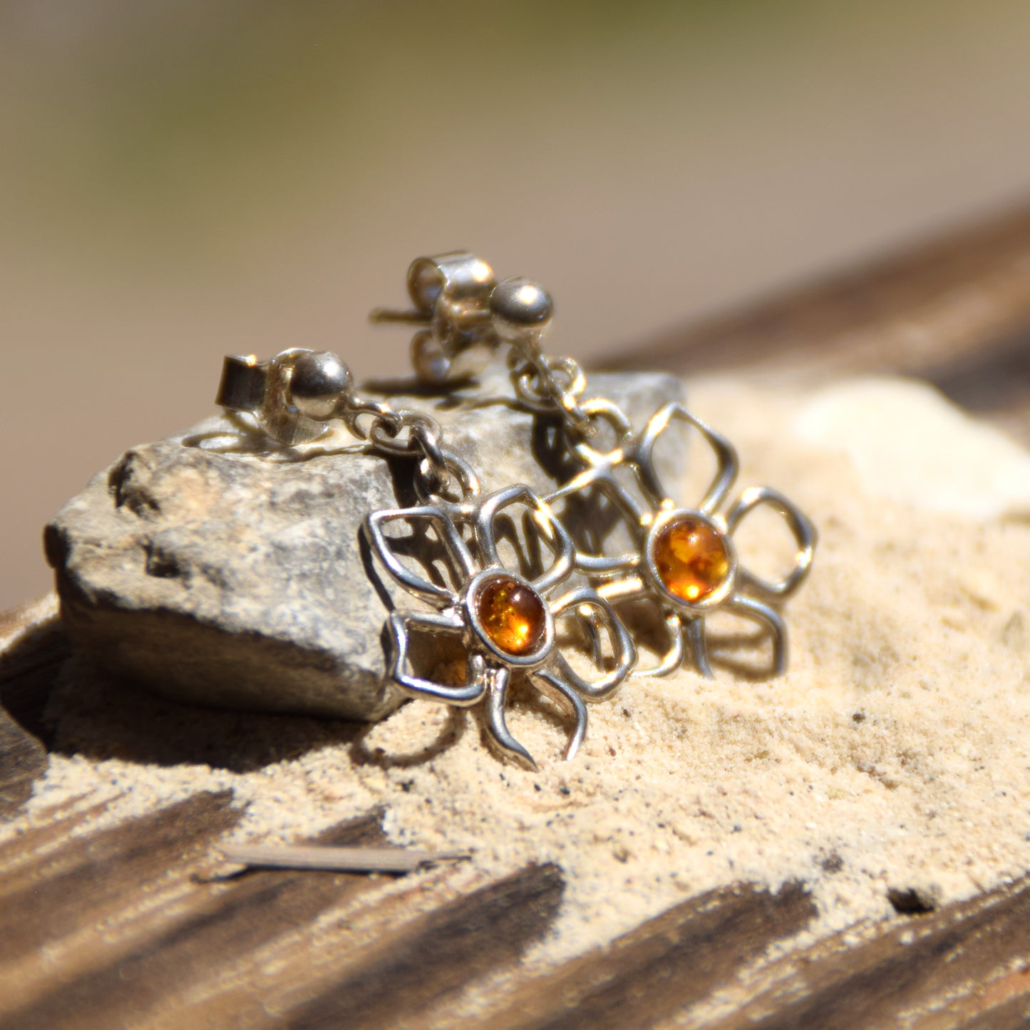 MJ Baltica, earrings, natural Baltic amber, 925 silver, flower, delicate, handcrafted, BK083