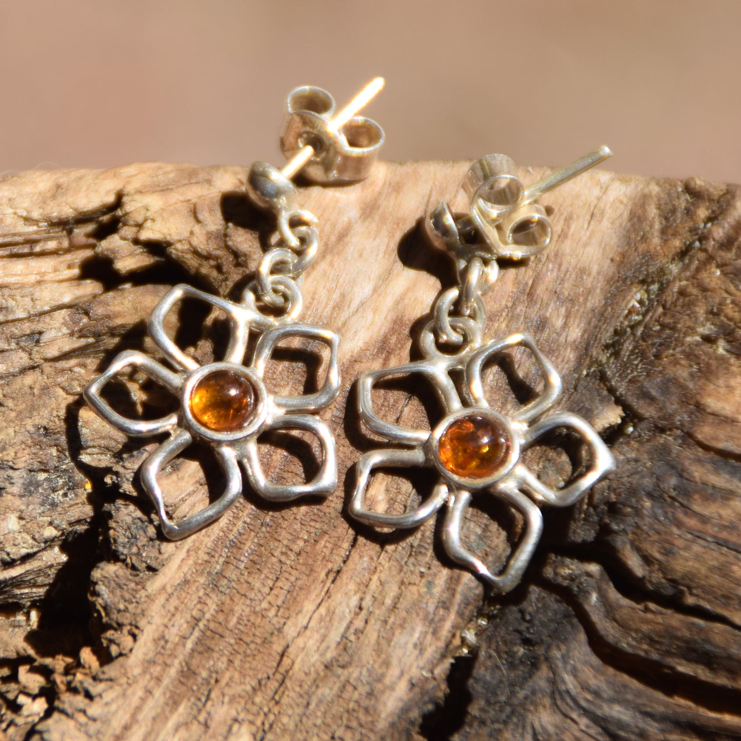 MJ Baltica, earrings, natural Baltic amber, 925 silver, flower, delicate, handcrafted, BK083