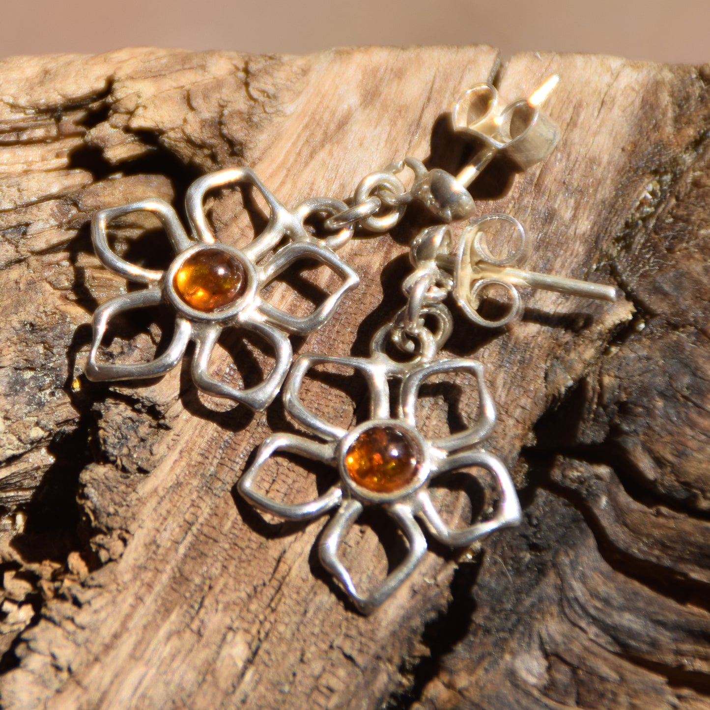 MJ Baltica, earrings, natural Baltic amber, 925 silver, flower, delicate, handcrafted, BK083