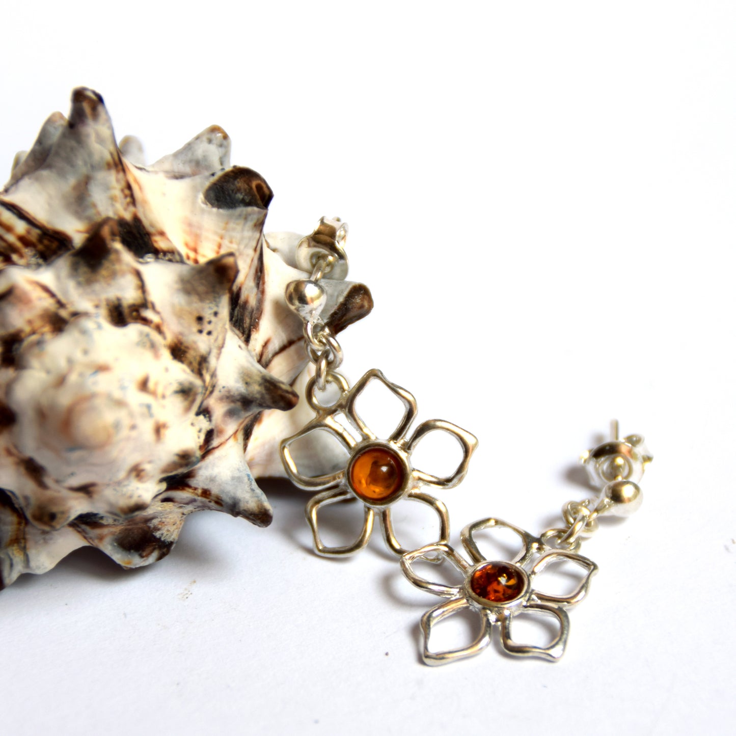 MJ Baltica, earrings, natural Baltic amber, 925 silver, flower, delicate, handcrafted, BK083