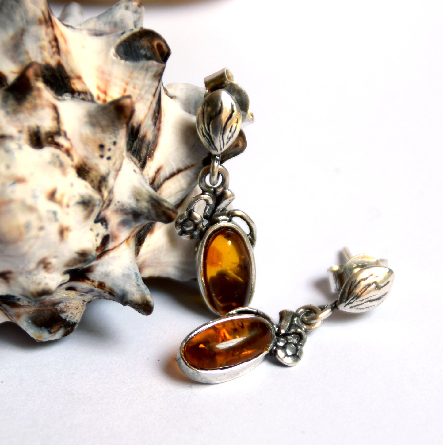 MJ Baltica, earrings, natural Baltic amber, 925 silver, vintage, handcrafted, delicate, BK097