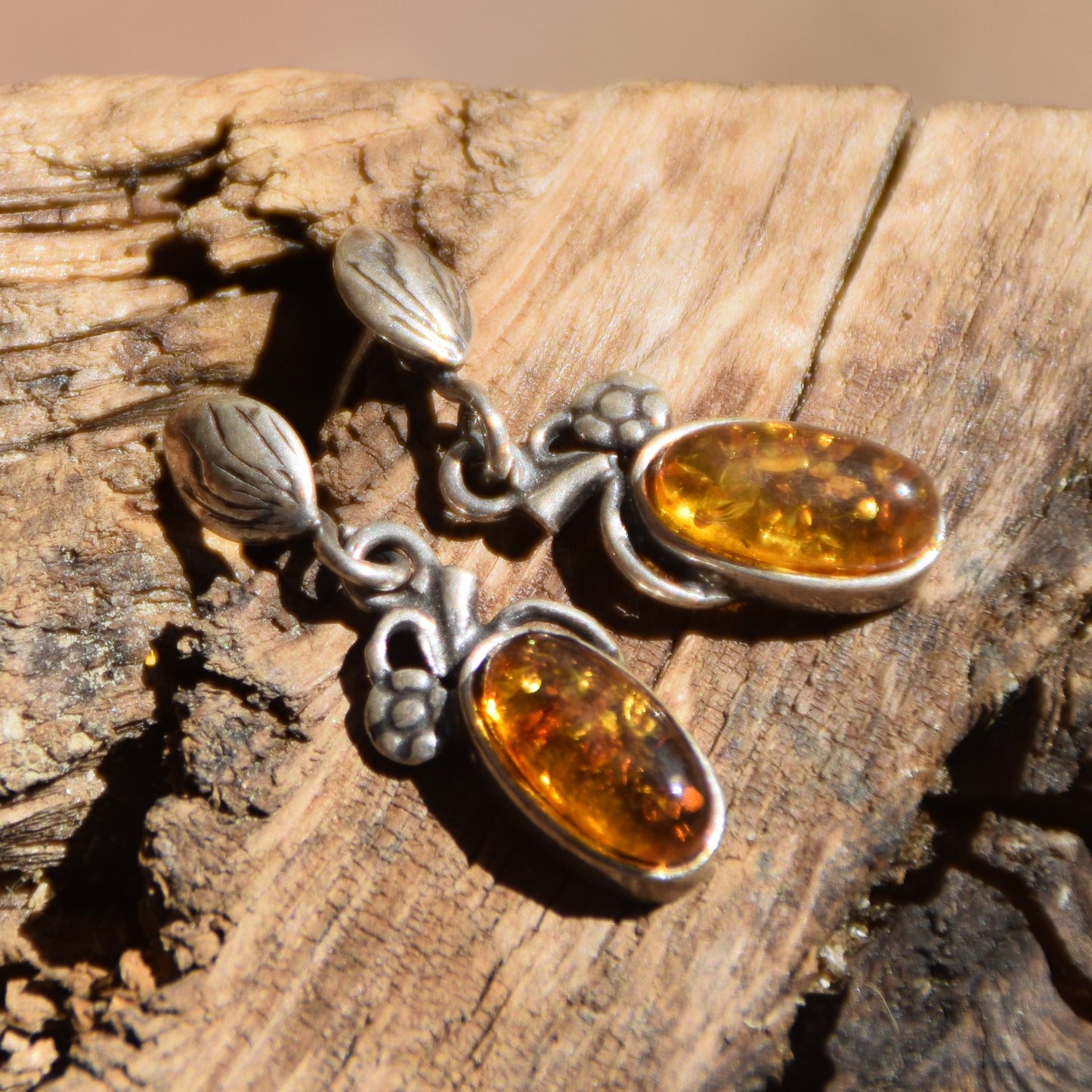 Zarte Ohrhänger im Vintage-Stil mit Natur-Cognac-Bernstein und 925er Silber, MJ Baltica, BK097