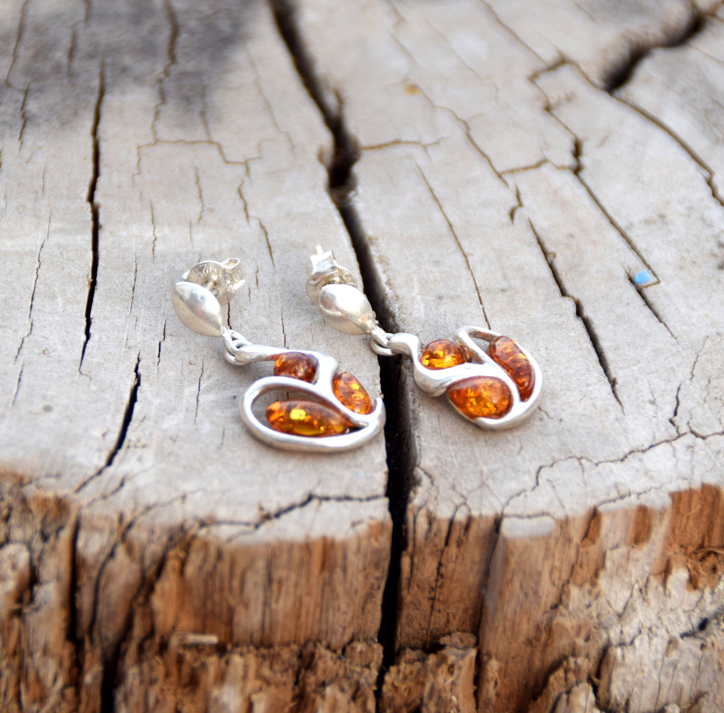 MJ Baltica, earrings, natural Baltic amber, 925 silver, modern, handcrafted, abstract, BK098