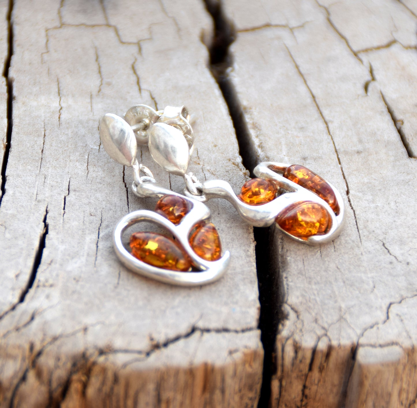 MJ Baltica, earrings, natural Baltic amber, 925 silver, modern, handcrafted, abstract, BK098