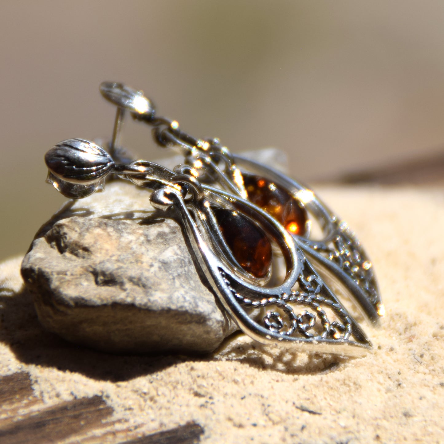 Classic dangle earrings with oriental style filigree with a cognac-colored natural Amber drop and 925 Silver, MJ Baltica, BK100
