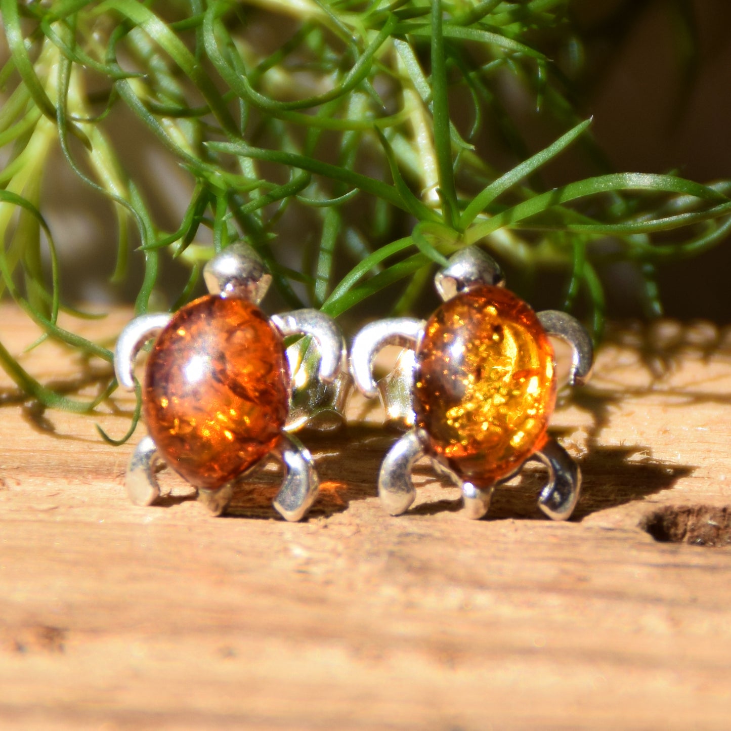 Delicate earrings with a turtle in cognac-colored natural Amber and 925 Silver, MJ Baltica, BK105