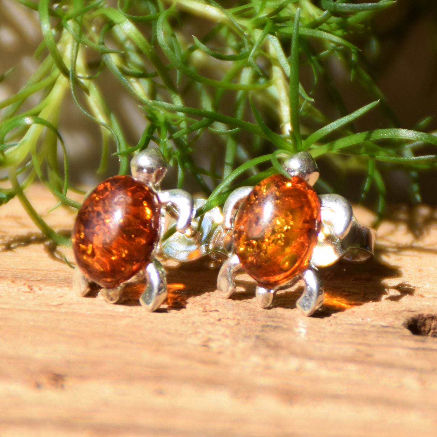 Delicate earrings with a turtle in cognac-colored natural Amber and 925 Silver, MJ Baltica, BK105