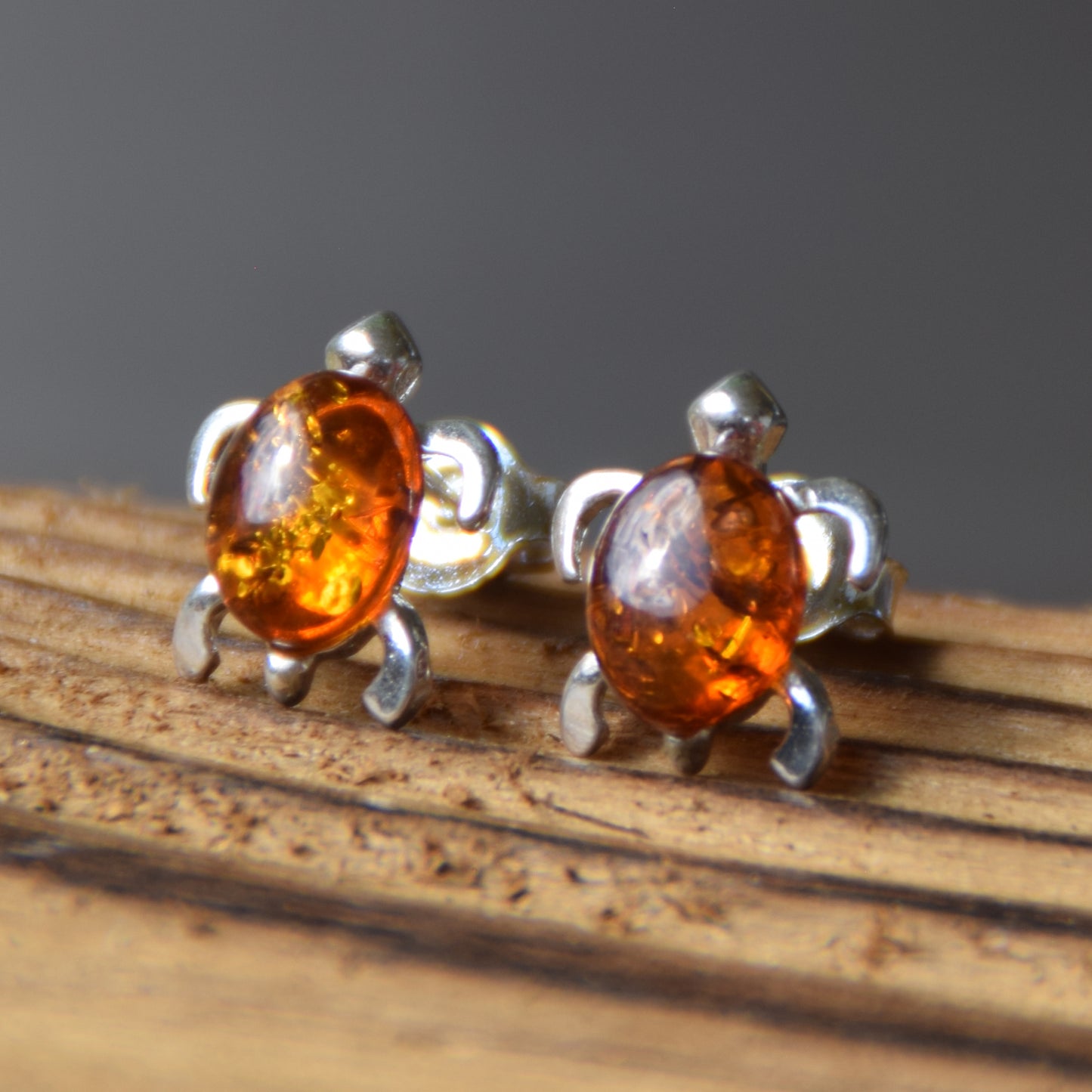 Delicate earrings with a turtle in cognac-colored natural Amber and 925 Silver, MJ Baltica, BK105