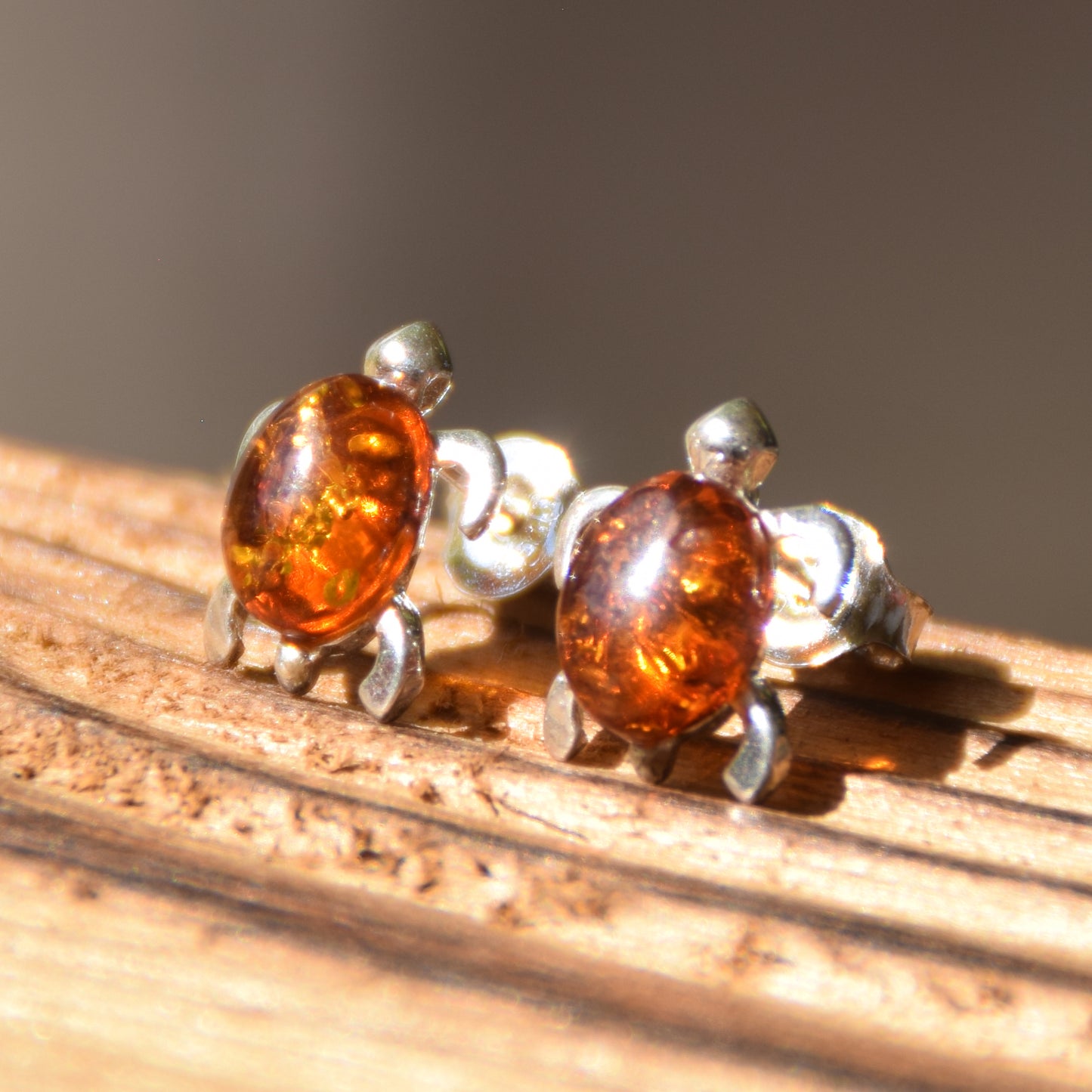 Delicate earrings with a turtle in cognac-colored natural Amber and 925 Silver, MJ Baltica, BK105