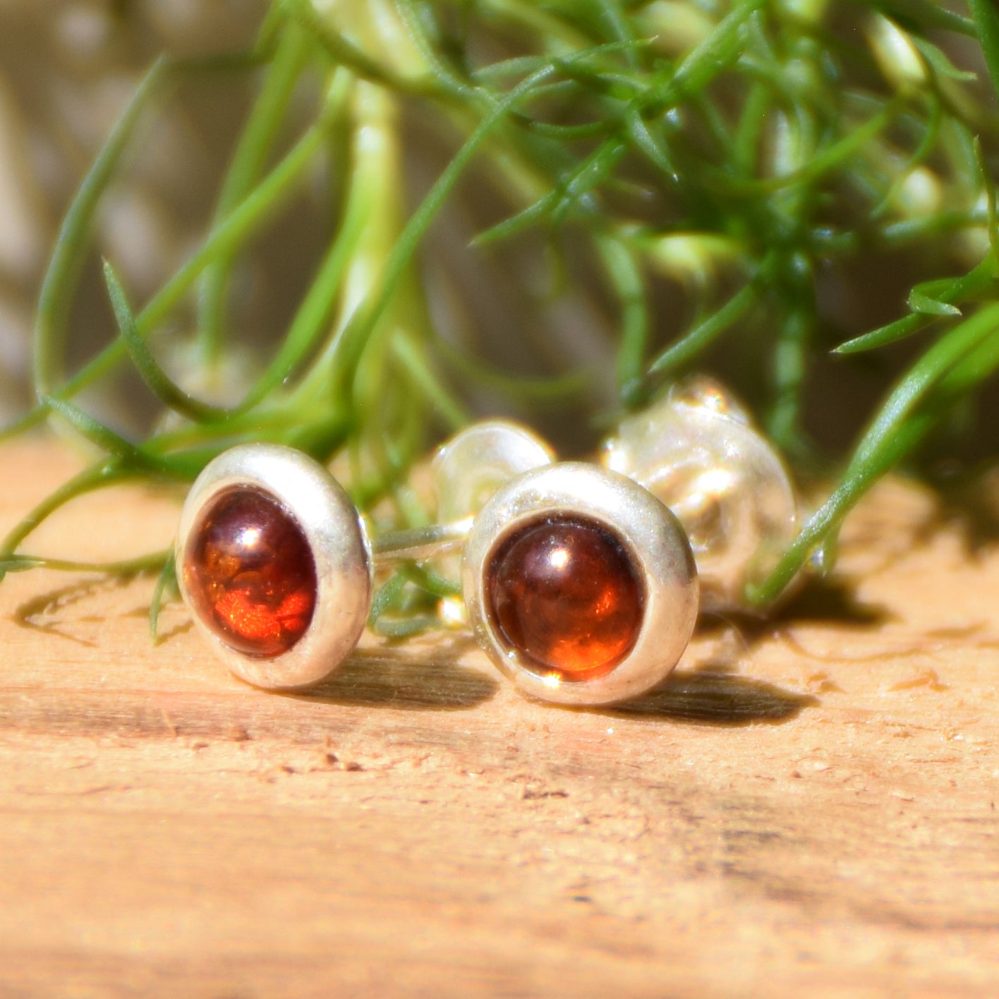 Simple round earrings with natural cognac Amber and 925 Sterling Silver, MJ Baltica, BK106 (1)