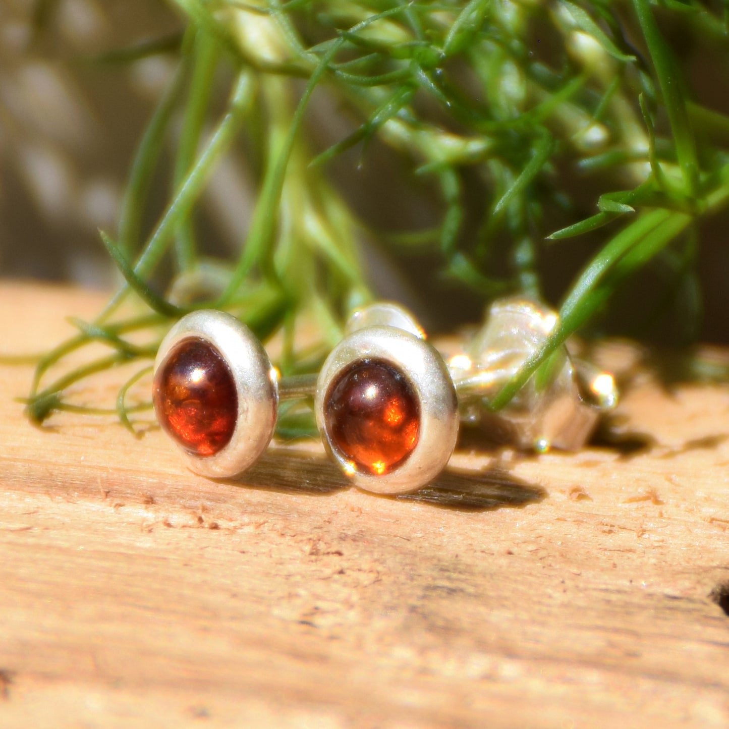 Simple round earrings with natural cognac Amber and 925 Sterling Silver, MJ Baltica, BK106 (1)