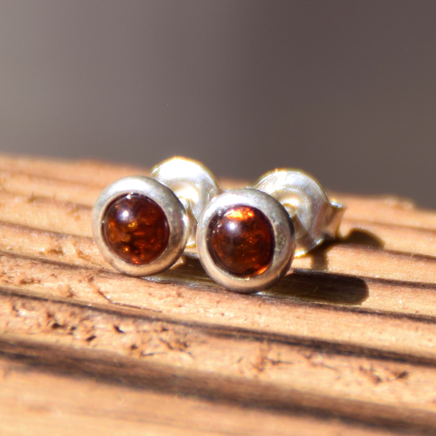 Simple round earrings with natural cognac Amber and 925 Sterling Silver, MJ Baltica, BK106 (1)