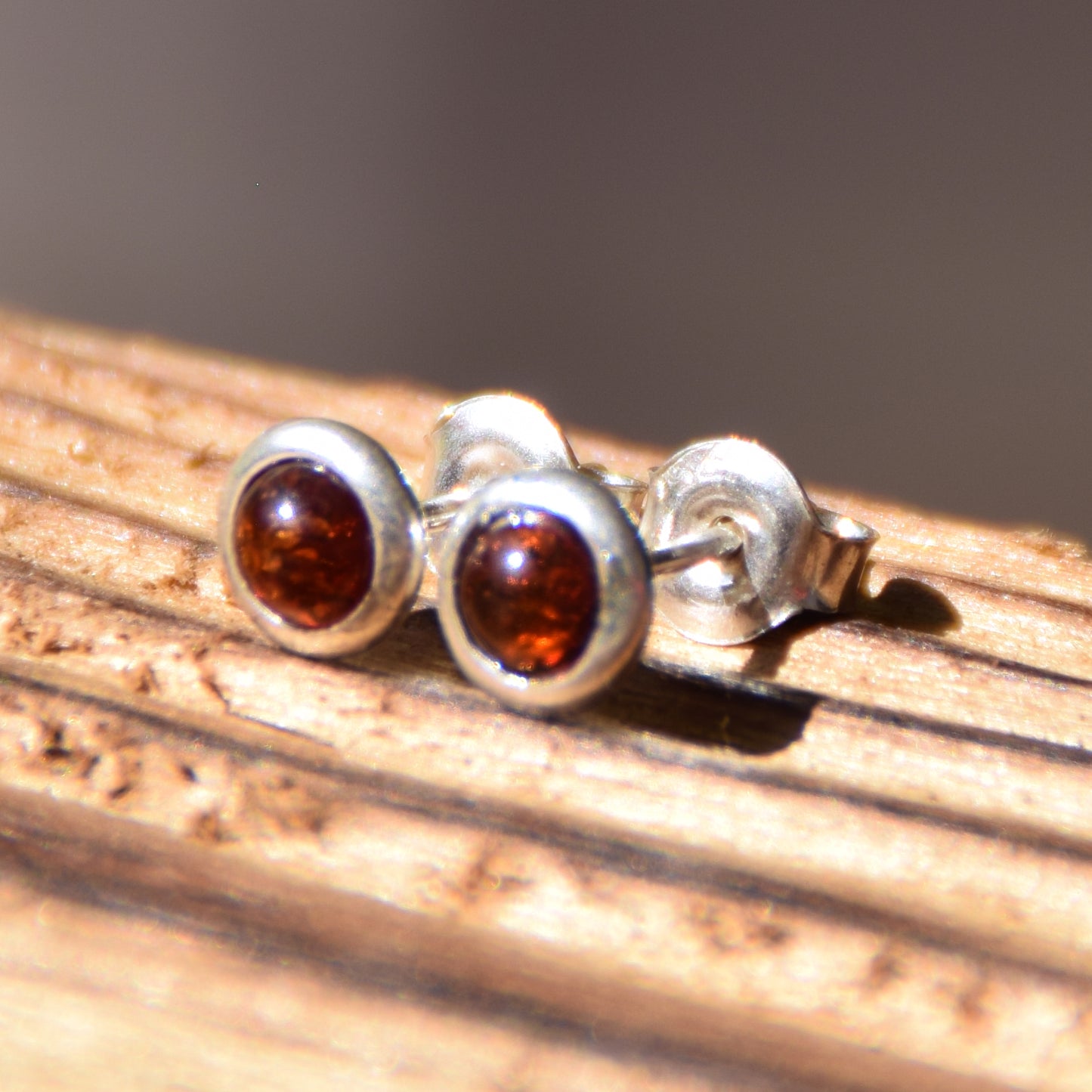 Simple round earrings with natural cognac Amber and 925 Sterling Silver, MJ Baltica, BK106 (1)