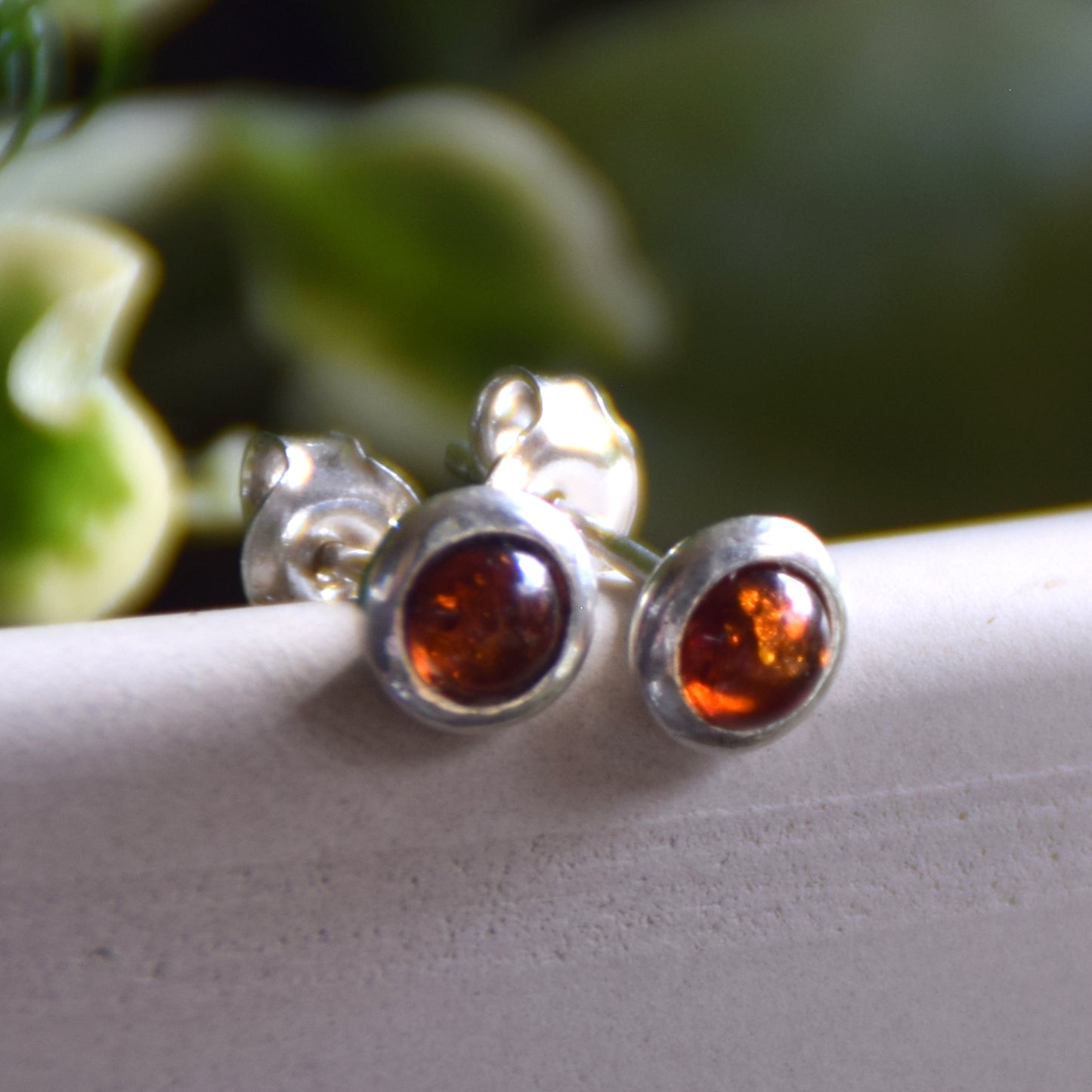 Simple round earrings with natural cognac Amber and 925 Sterling Silver, MJ Baltica, BK106 (1)